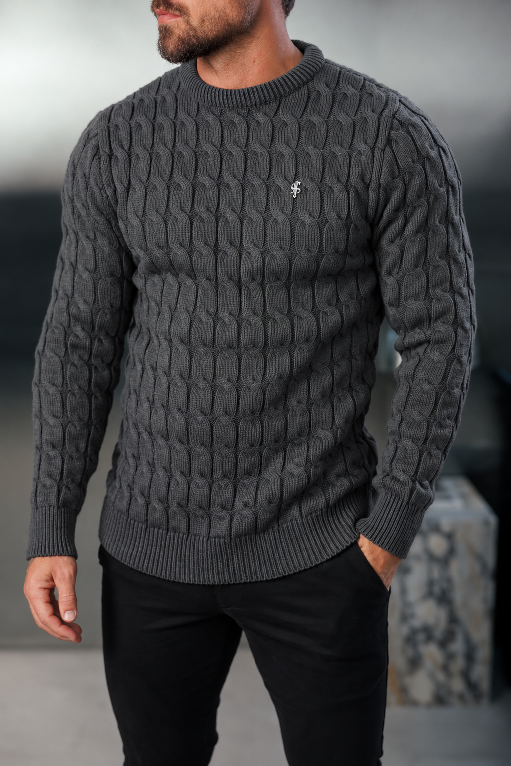 Grobstrick-Pullover mit Zopfmuster, schießpulvergrau - FSA058