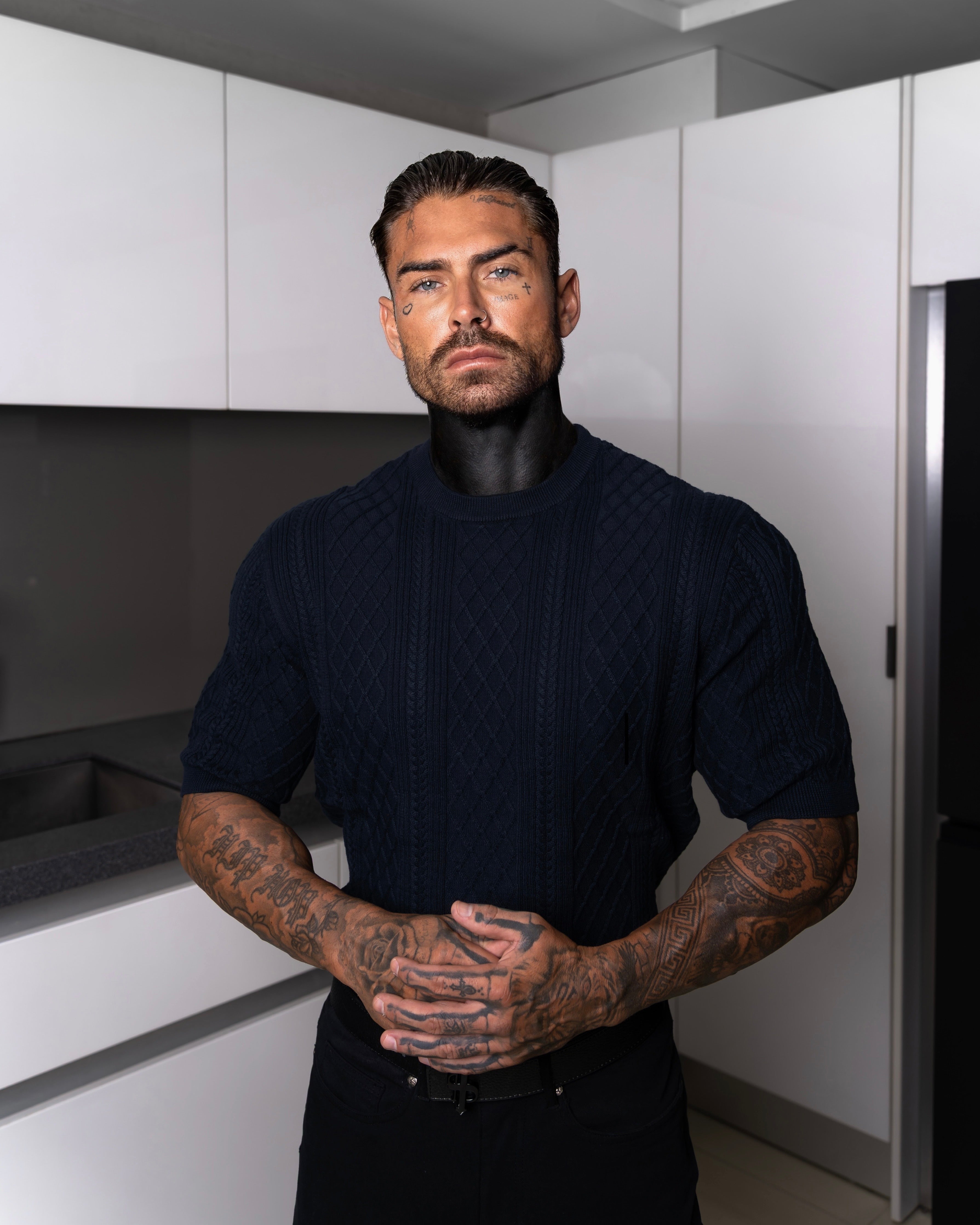 Feinstrickpullover mit Rautenmuster in Marineblau, Kurzarm - FSA011