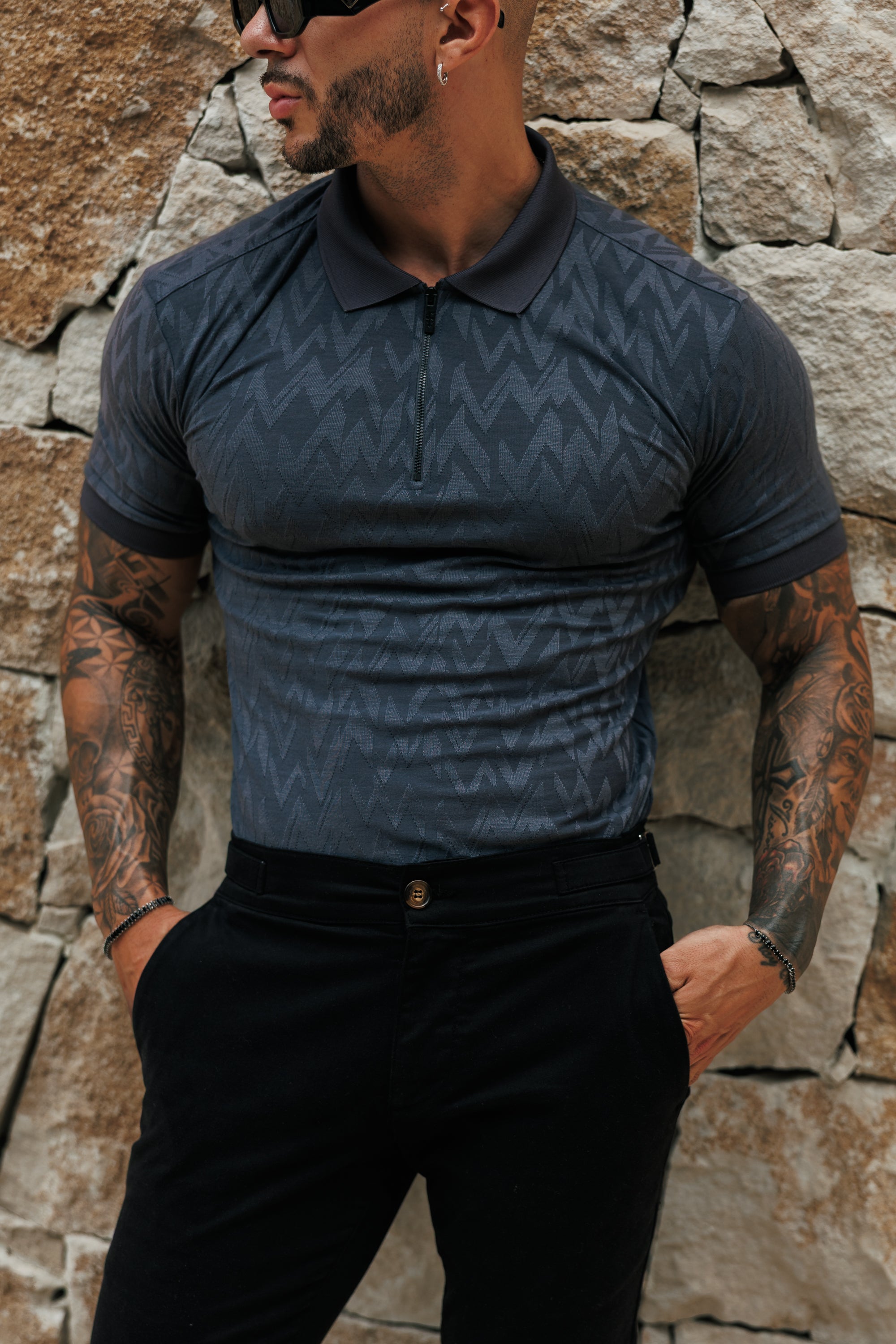 Klassisches Jacquard-Polo mit Reißverschluss, Anthrazit-Chevron – FSR059 (VORBESTELLUNG 30. JUNI)