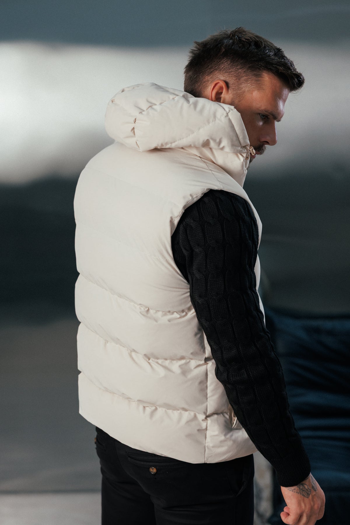 Hellbeige wattierte Kapuzenweste - FSN243 (VORBESTELLUNG 24. OKTOBER)