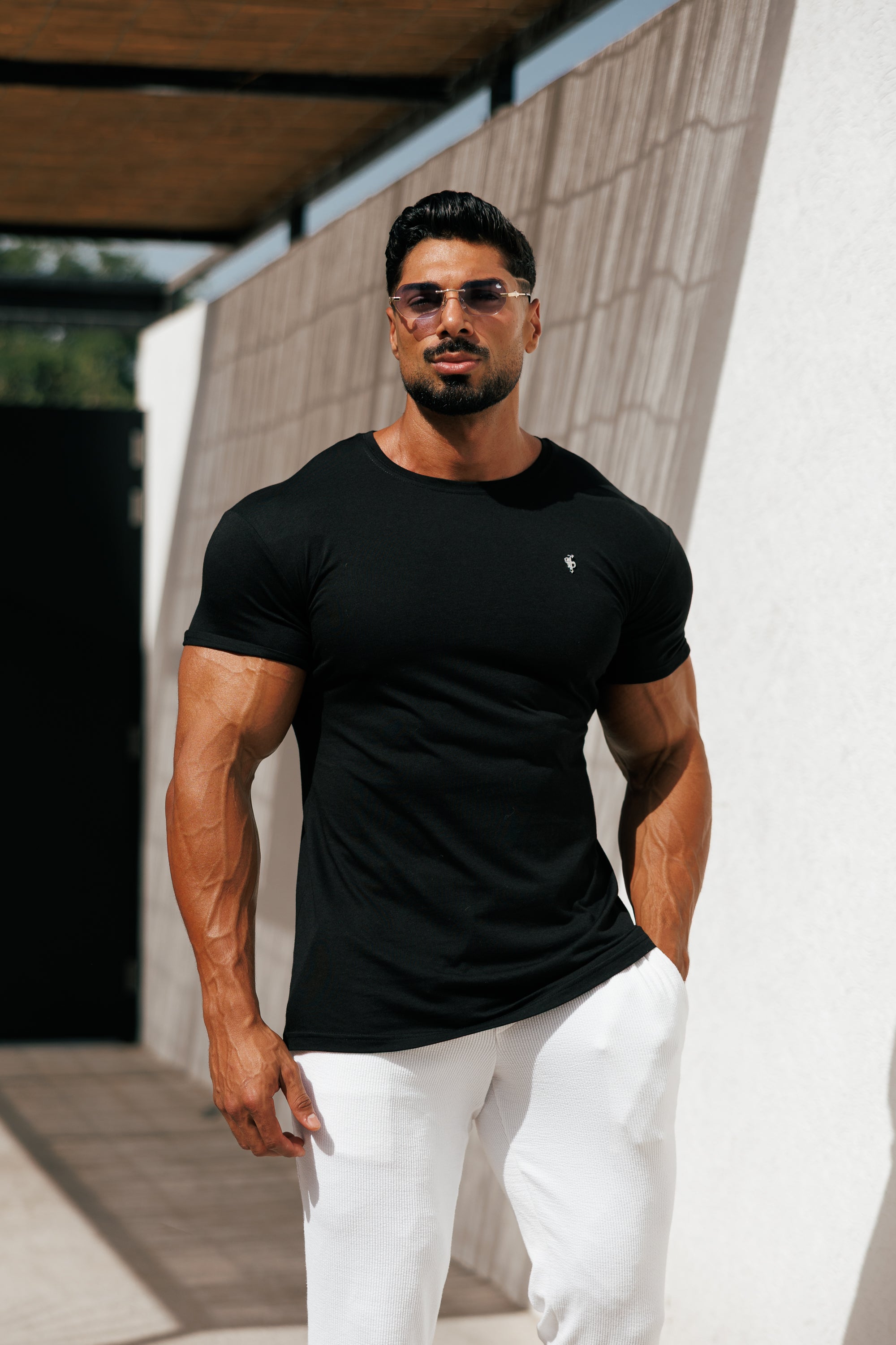 Schwarzes / silbernes Bambus-T-Shirt mit Rundhalsausschnitt - FSH1210 (VORBESTELLUNG 24. APRIL)