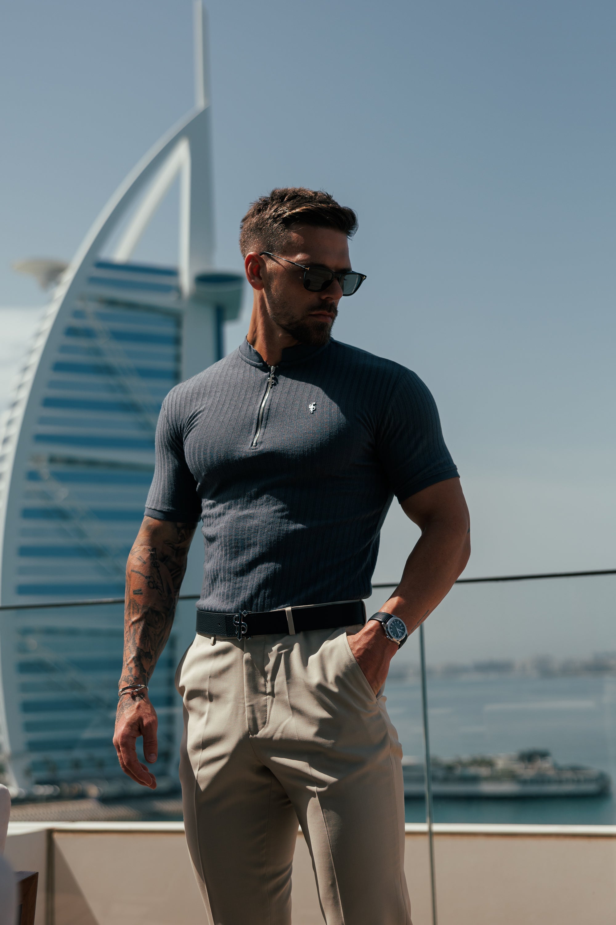 Klassisches Kurzarmhemd mit Rippstrick, Stehkragen, Anthrazit/Silber - FSH1448