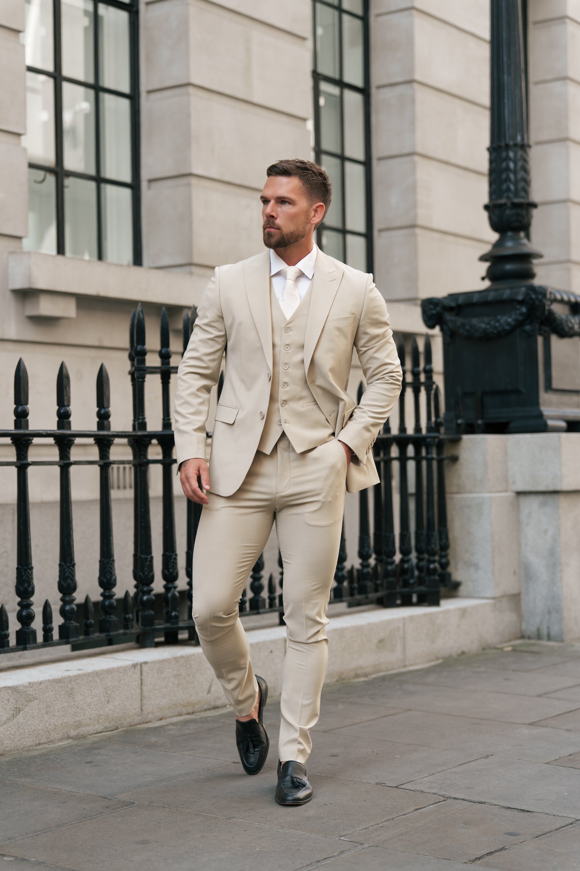 Schmale, elegante beige Stretchhose - FST038