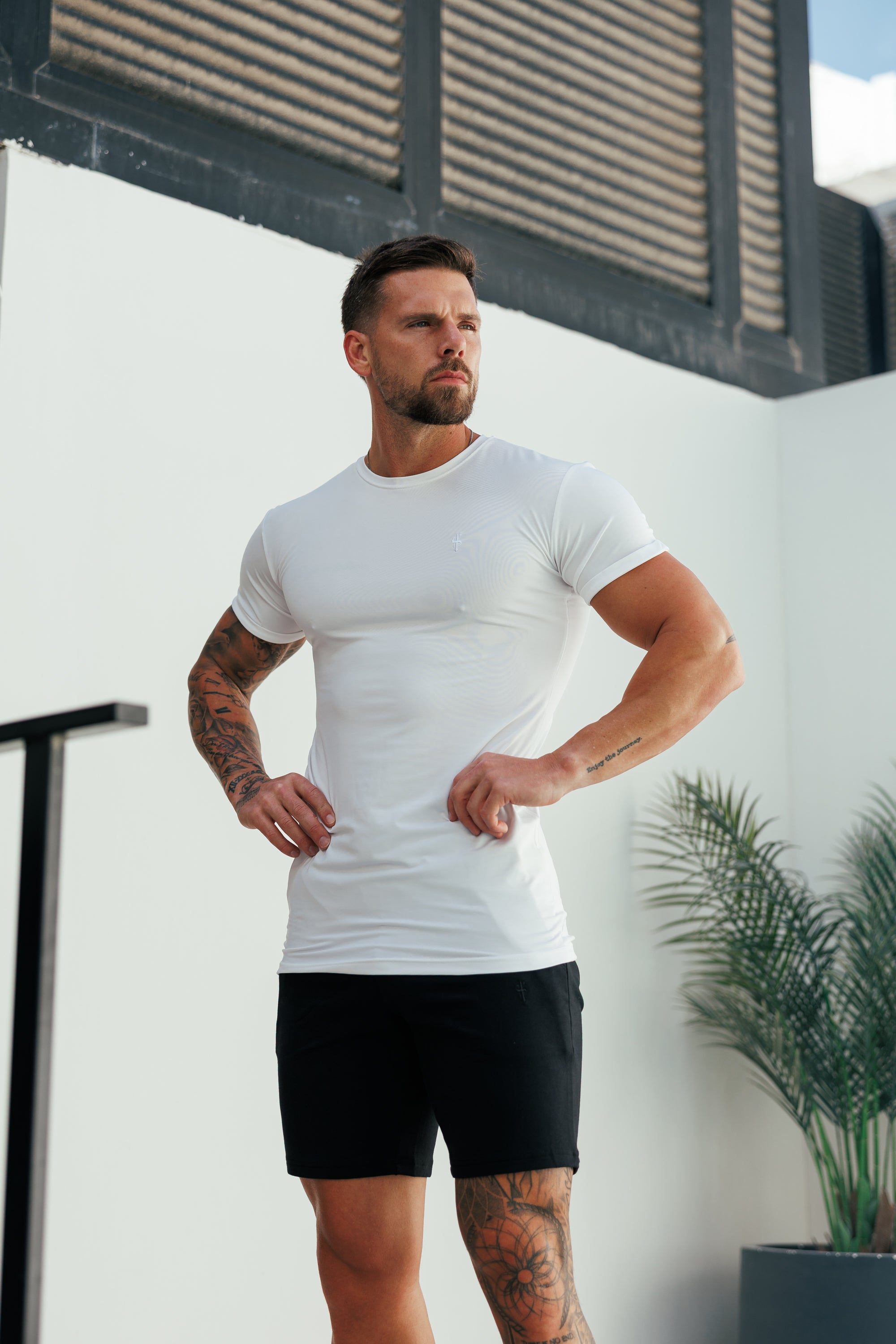 Muscle Fit Weißes Sport-Crew-Shirt - FSH691