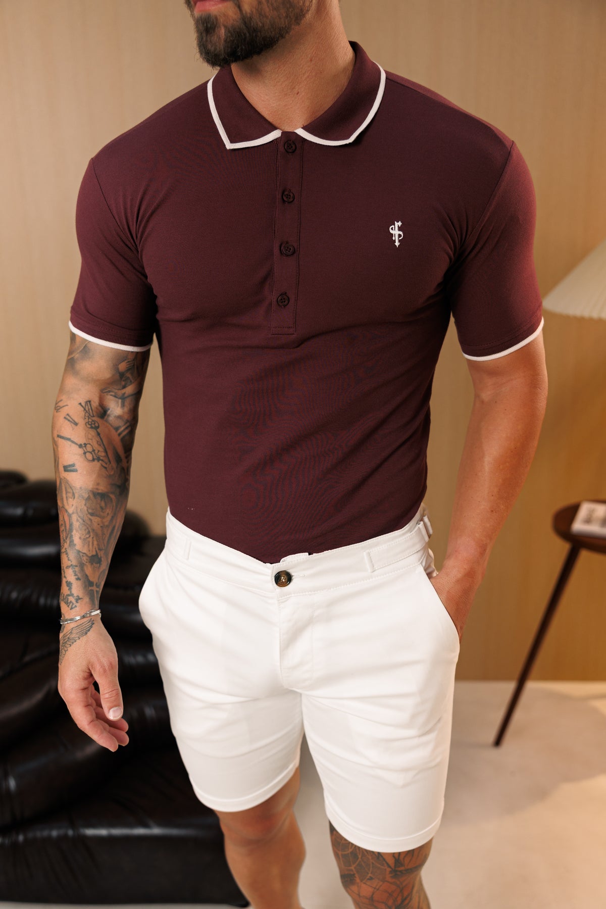 Burgunderrotes/weißes Poloshirt mit Kontrastkragen und -ärmeln – FSH1676