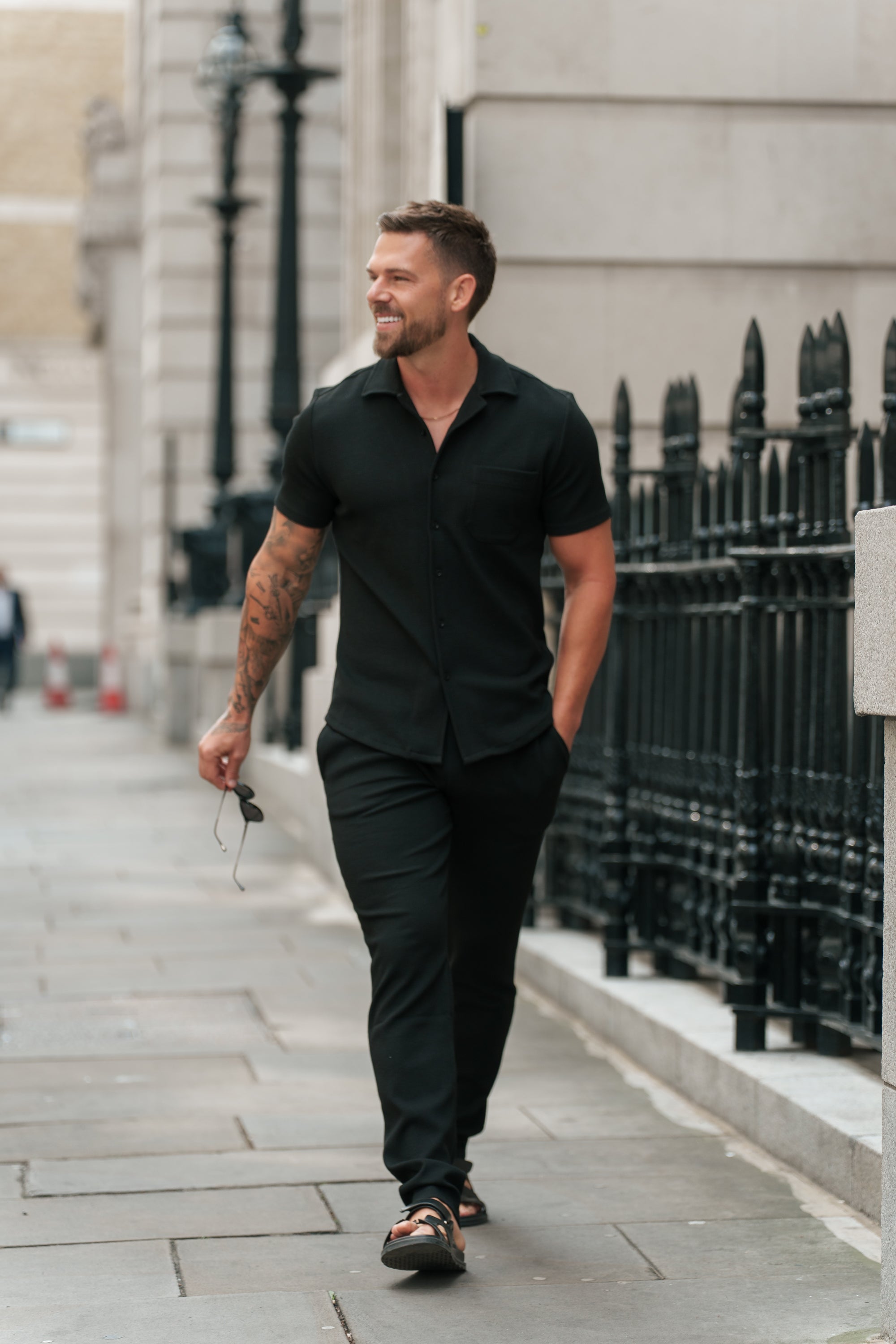 Schmale Cordhose aus Jersey in Schwarz – FSR016 (VORBESTELLUNG 15. JUNI)