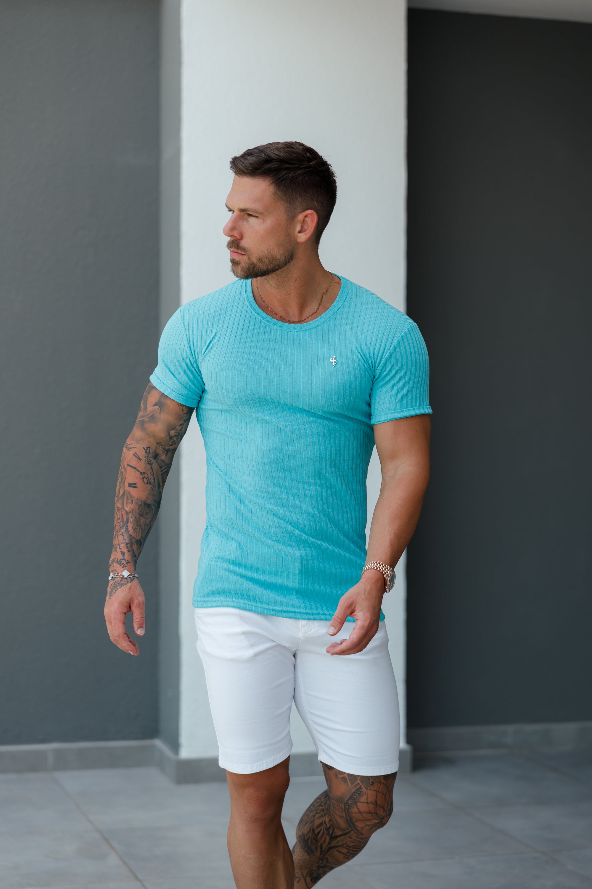 Schmal geschnittene, ecrufarbene Chino-Shorts - FSH228