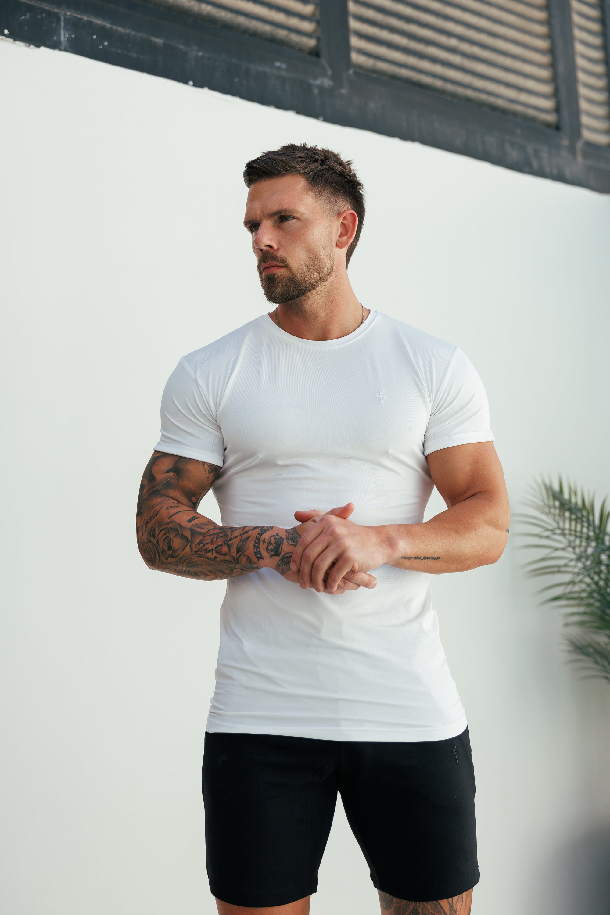 Muscle Fit Weißes Sport-Crew-Shirt - FSH691