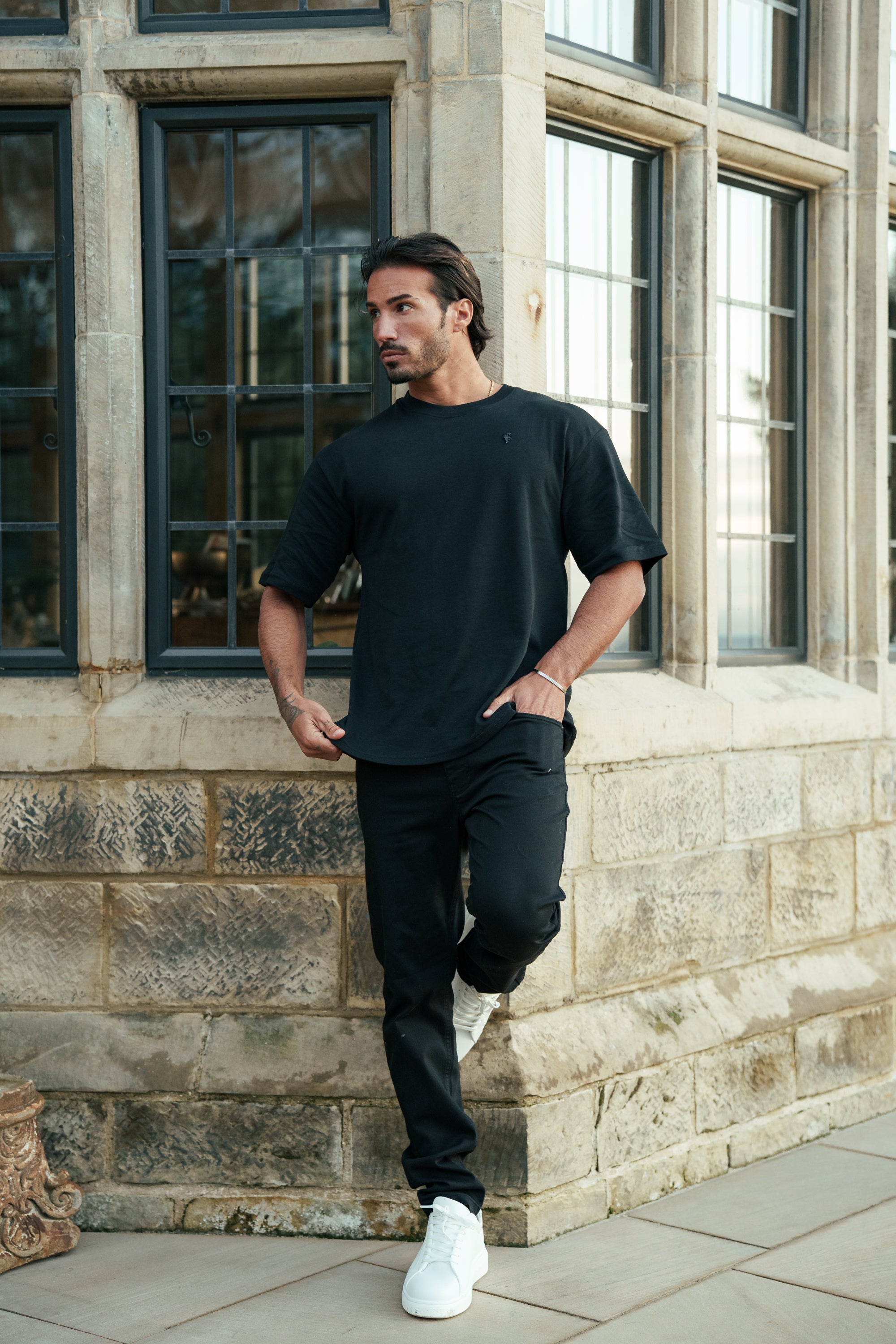 Schwarzes Oversized-T-Shirt mit Rundhalsausschnitt - FSH1418