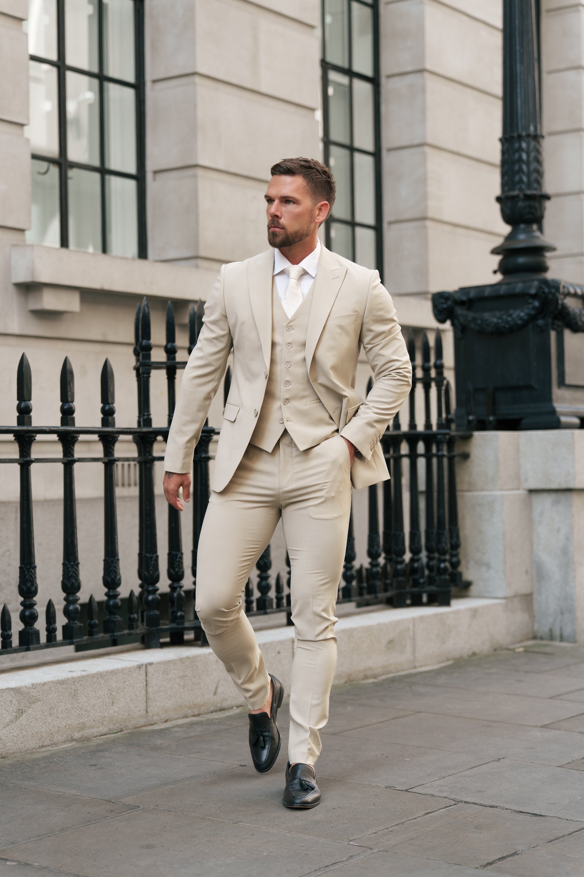Schmale, elegante beige Stretchhose - FST038