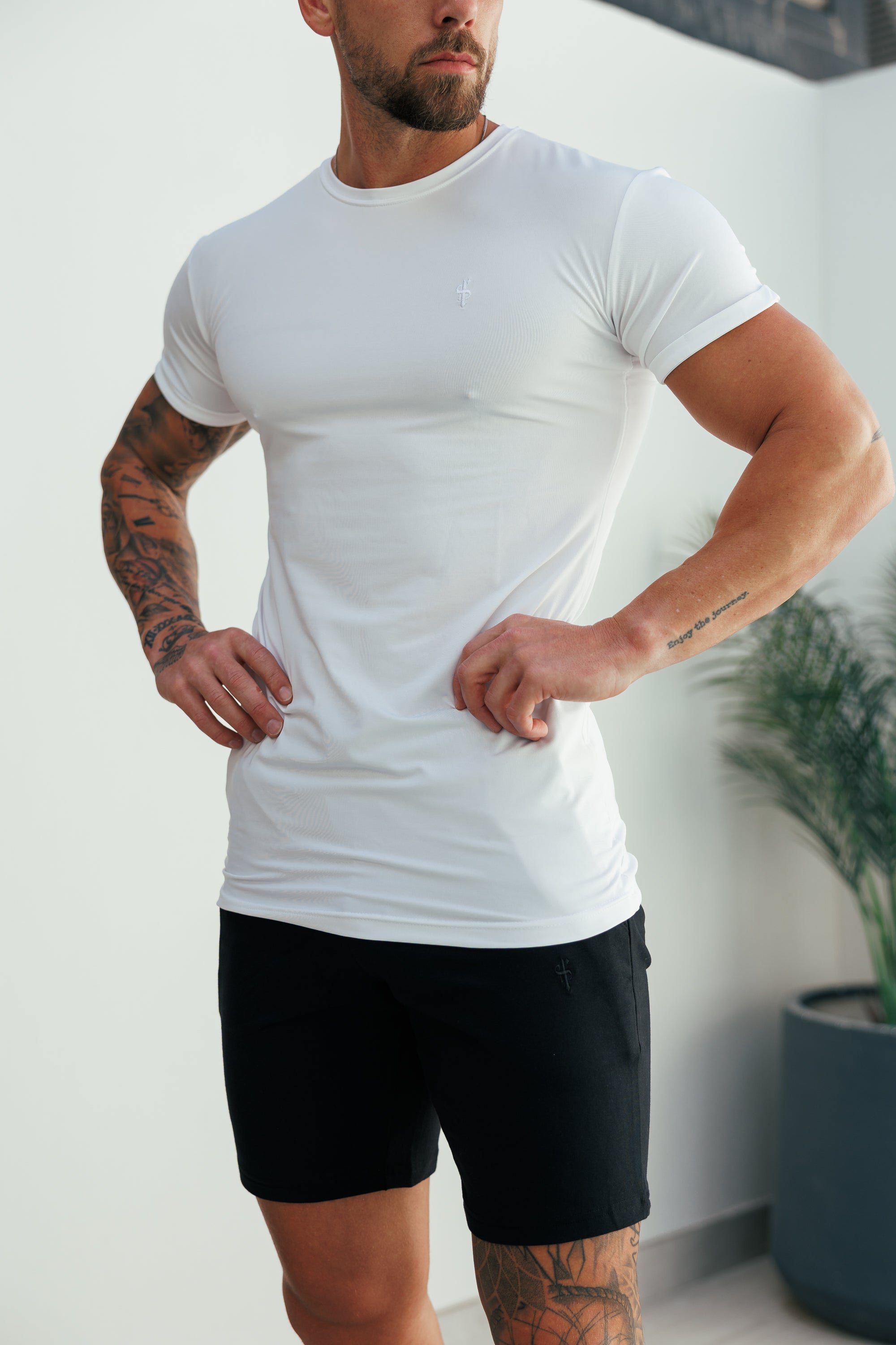 Muscle Fit Weißes Sport-Crew-Shirt - FSH691