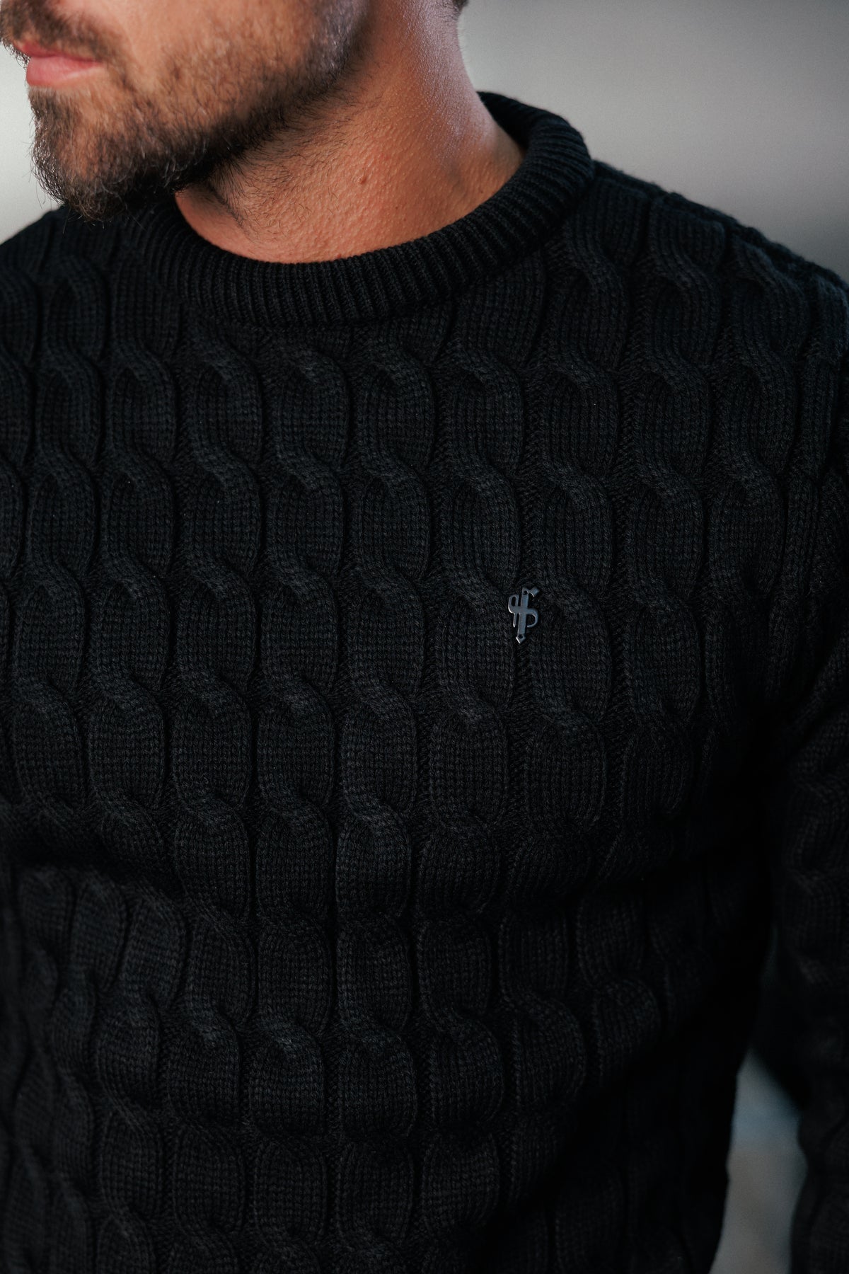 Grober Zopfstrickpullover in Schwarz - FSA055