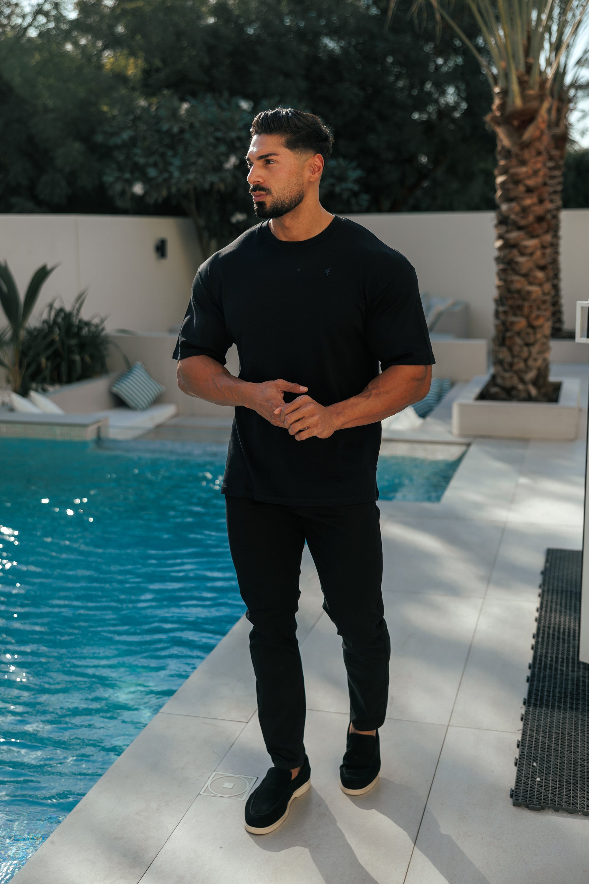Schwarzes Oversized-T-Shirt mit Rundhalsausschnitt - FSH1418