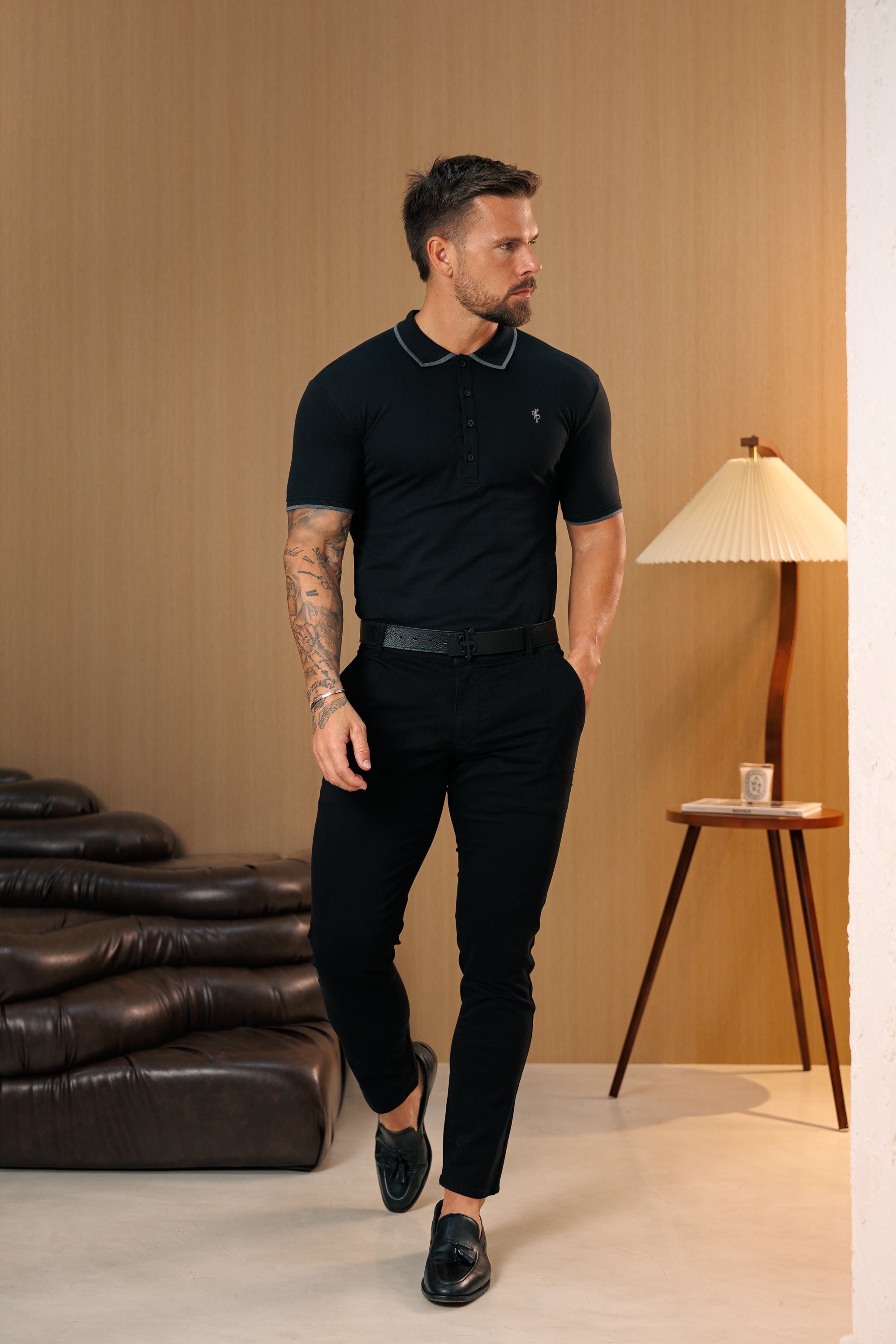 Schwarze Chinohose mit Gürtelschlaufen - FSH1490