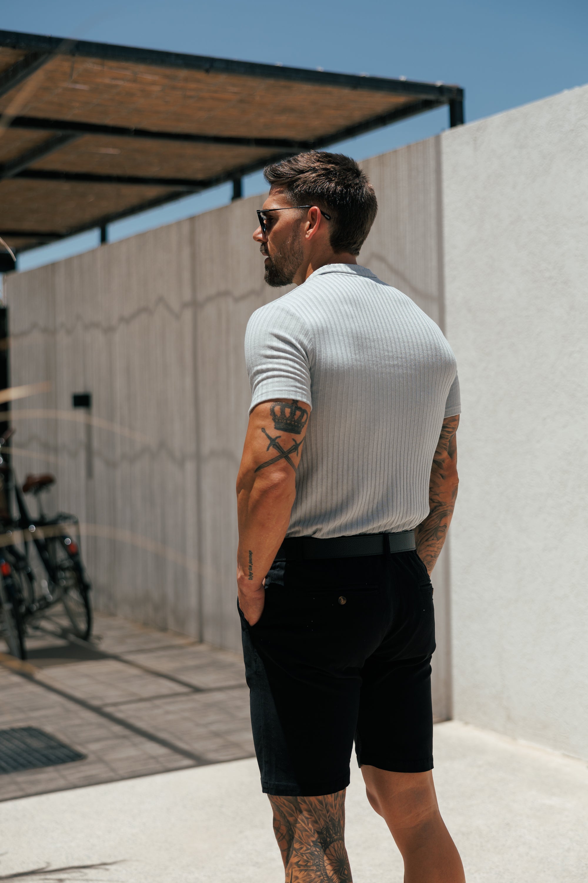 Schwarze Chino-Shorts in schmaler Passform - FSH266