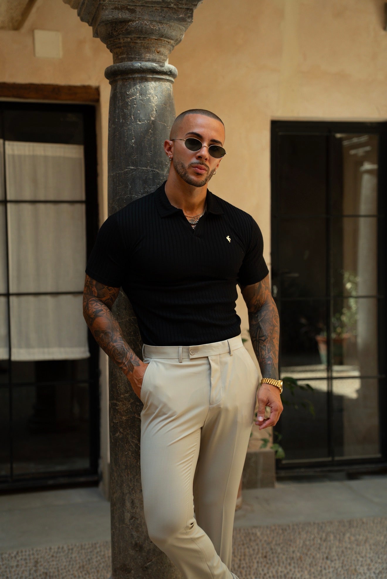 Schwarzes/goldenes geripptes Revere Kurzarm-Poloshirt - FSH1411
