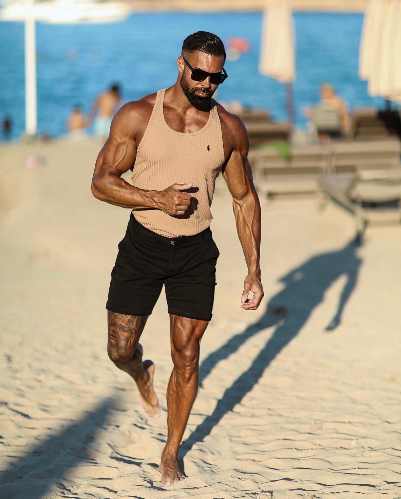 Schwarze Chino-Shorts in schmaler Passform - FSH266