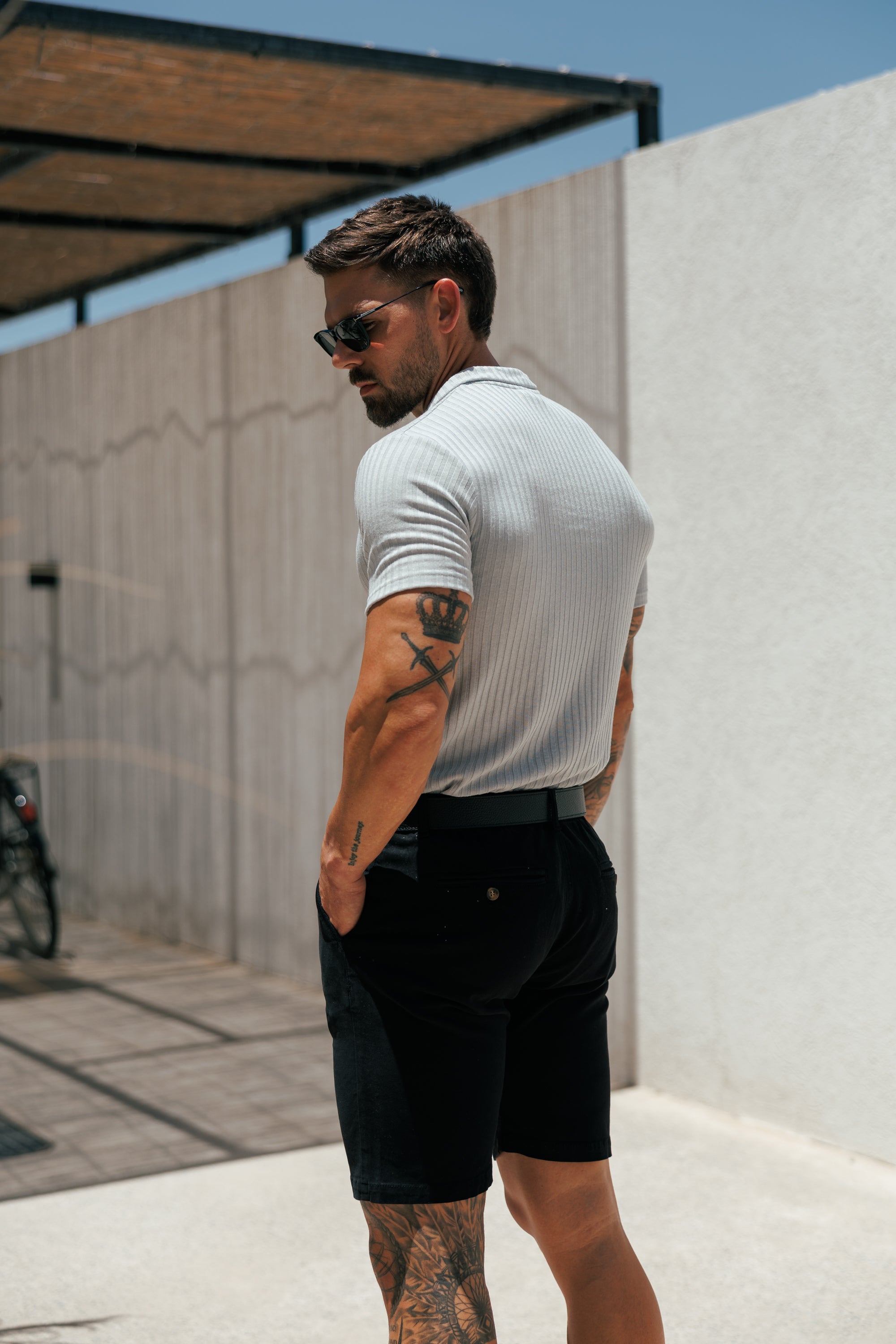 Schwarze Chino-Shorts in schmaler Passform - FSH266