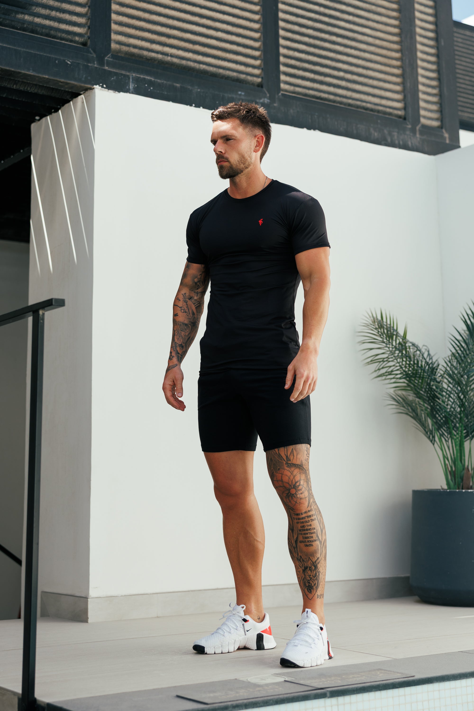 Muscle Fit Schwarzes/Rotes Gym Crew - FSH1441