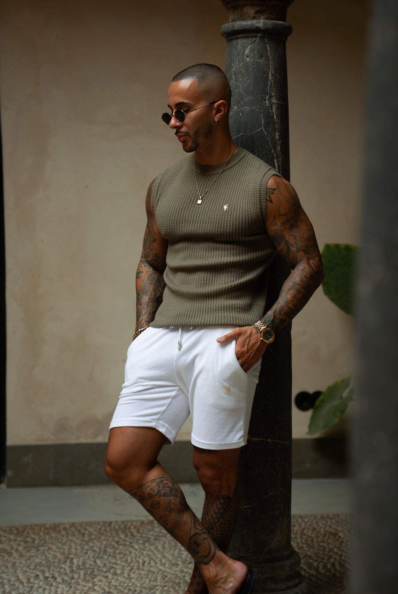 Dunkles Khaki / Silber Viskose Gehäkelte Strickweste - FSJ193