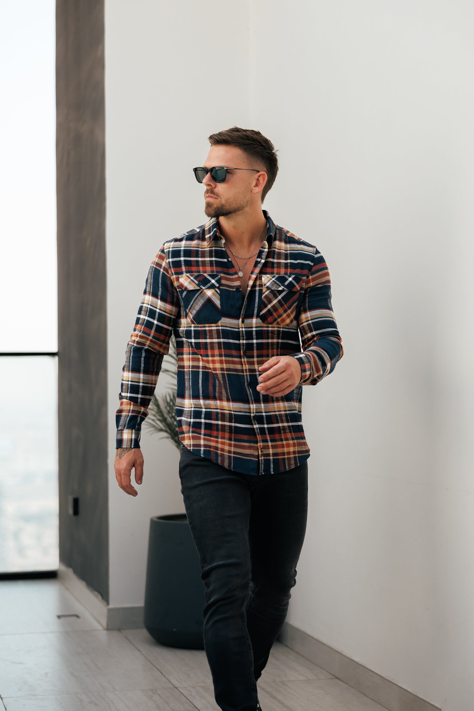 Marineblau/Hellbraun karierte Hemdjacke mit zwei Taschen - FS1197