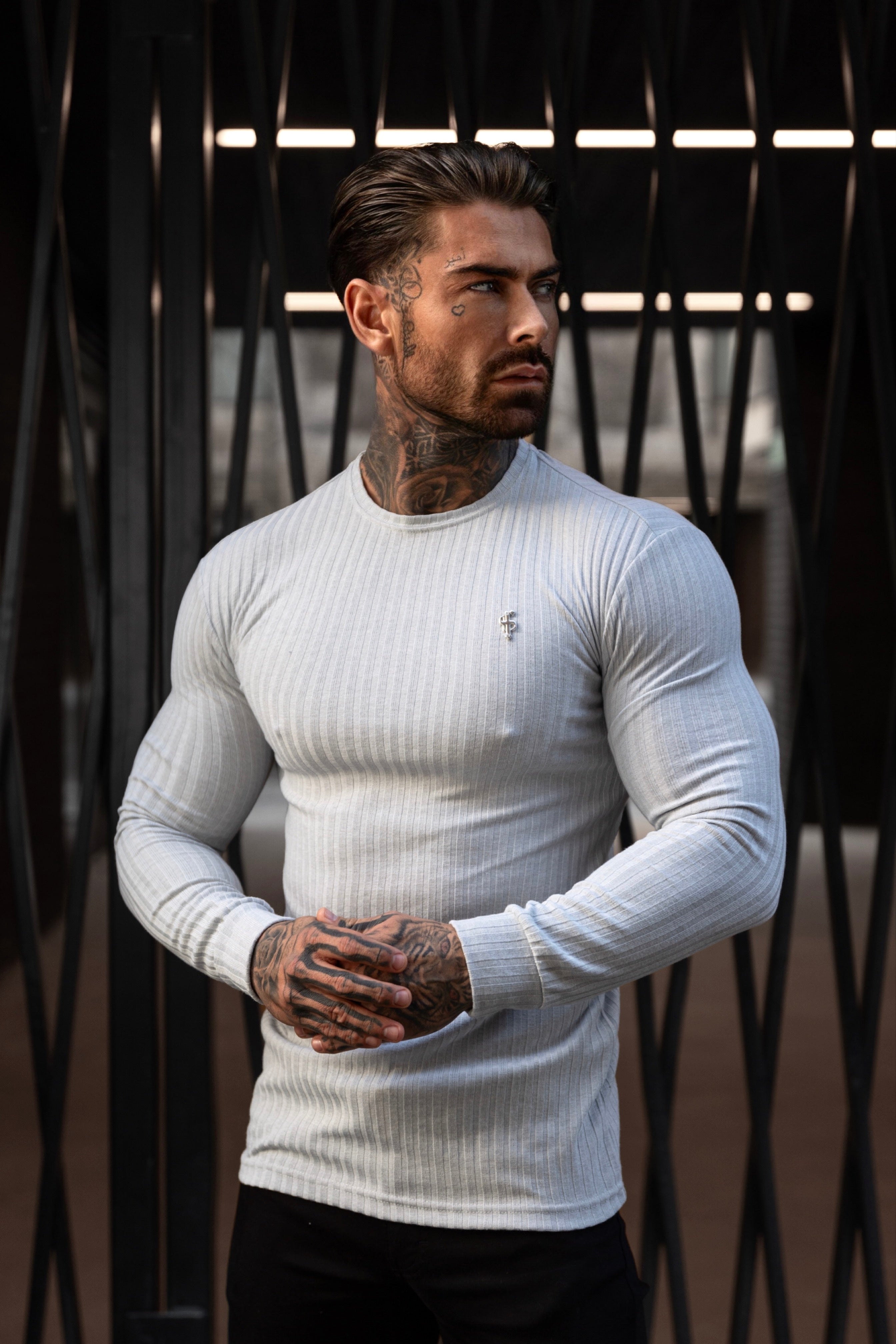 Classic Light Grey Ribbed Knit Jumper With Silver Metal Emblem - FSH949
