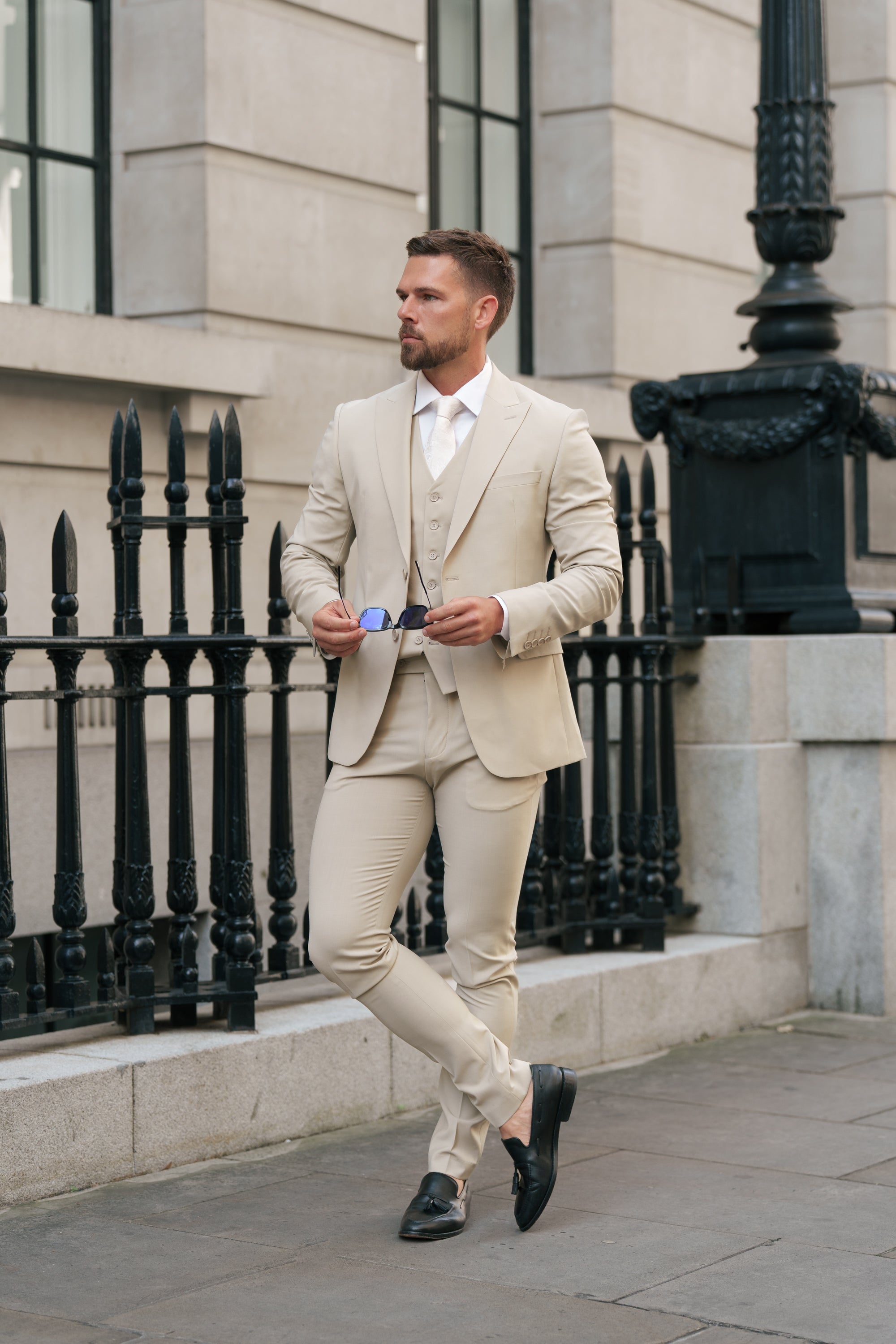 Schmale, elegante beige Stretchhose - FST038