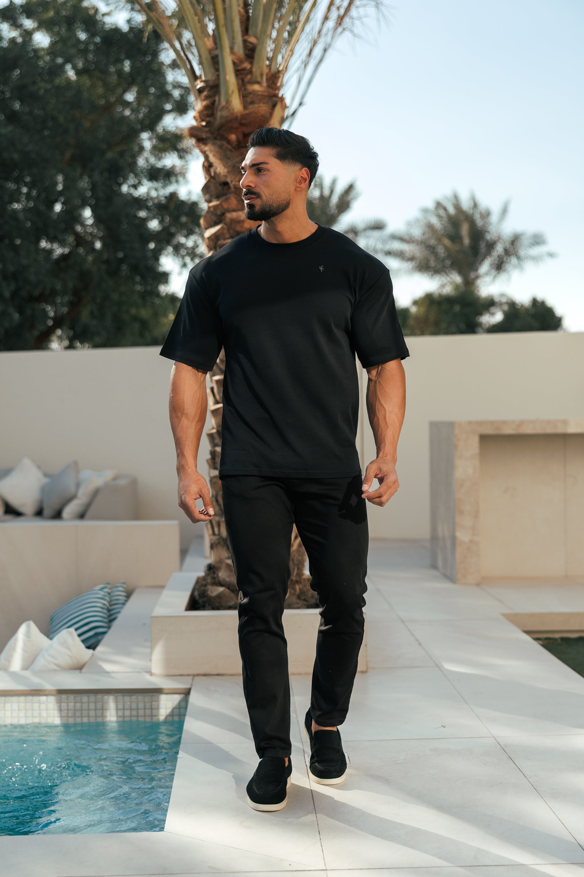 Schwarzes Oversized-T-Shirt mit Rundhalsausschnitt - FSH1418