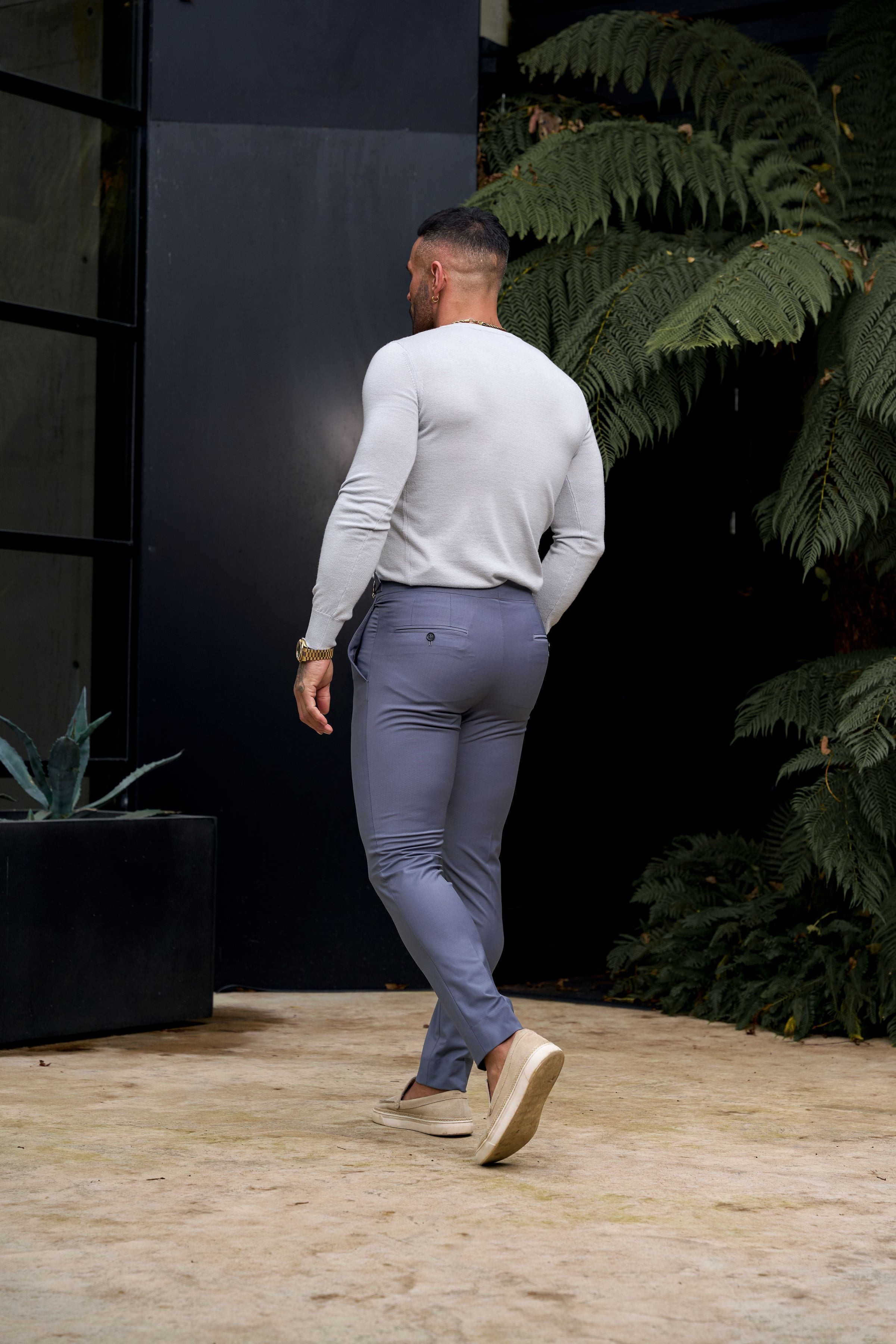 Schmale, elegante graue Stretchhose mit seitlichen Verstellmöglichkeiten - FST024