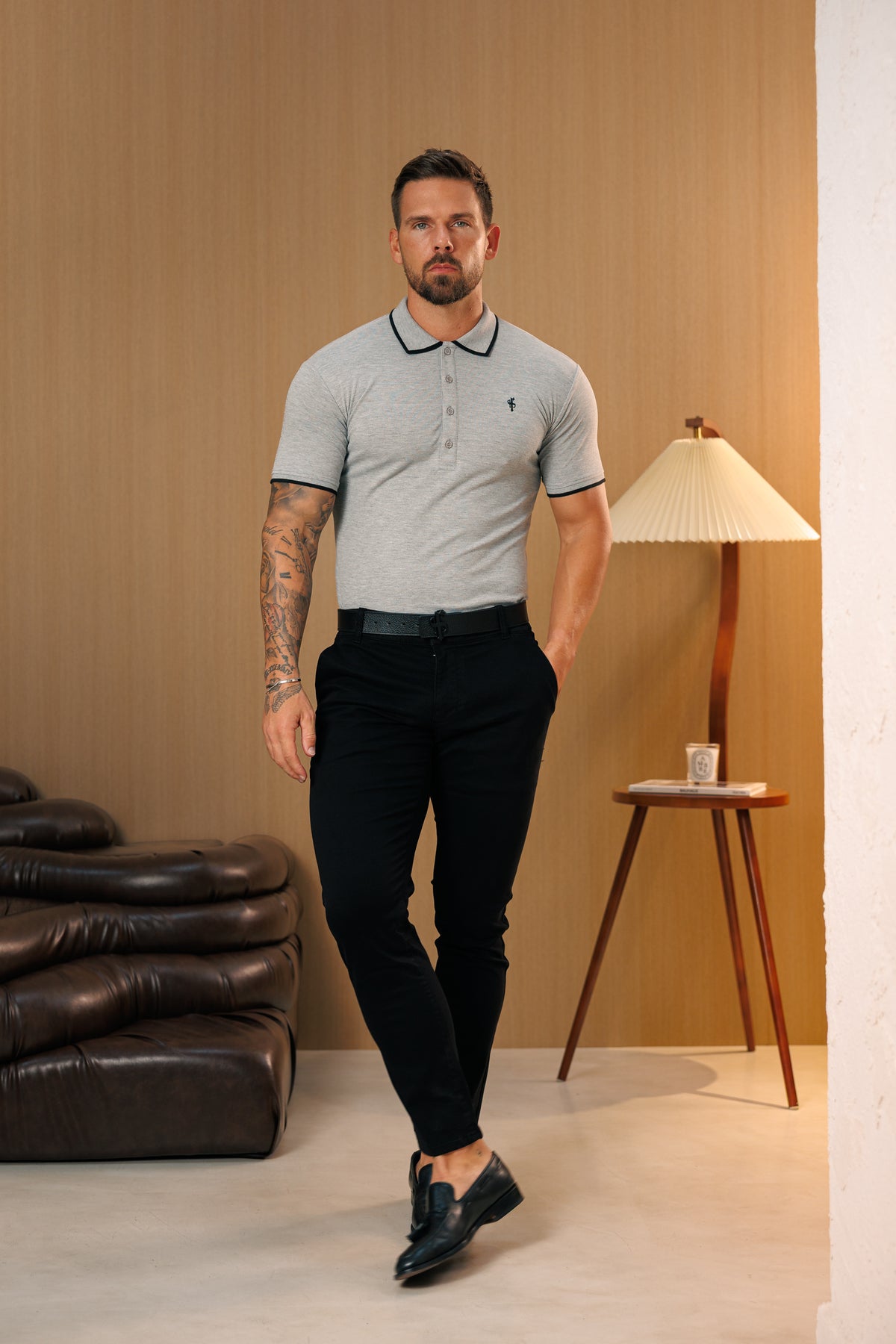 Schwarze Chinohose mit Gürtelschlaufen - FSH1490