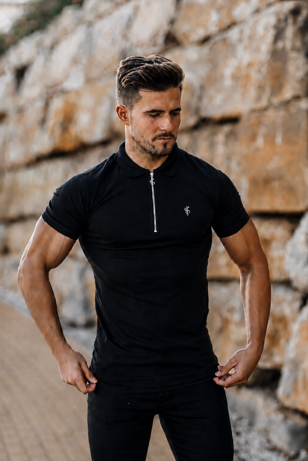Klassisches schwarz-silbernes Poloshirt mit Reißverschluss - FSH1526 (VORBESTELLUNG 13. AUGUST)