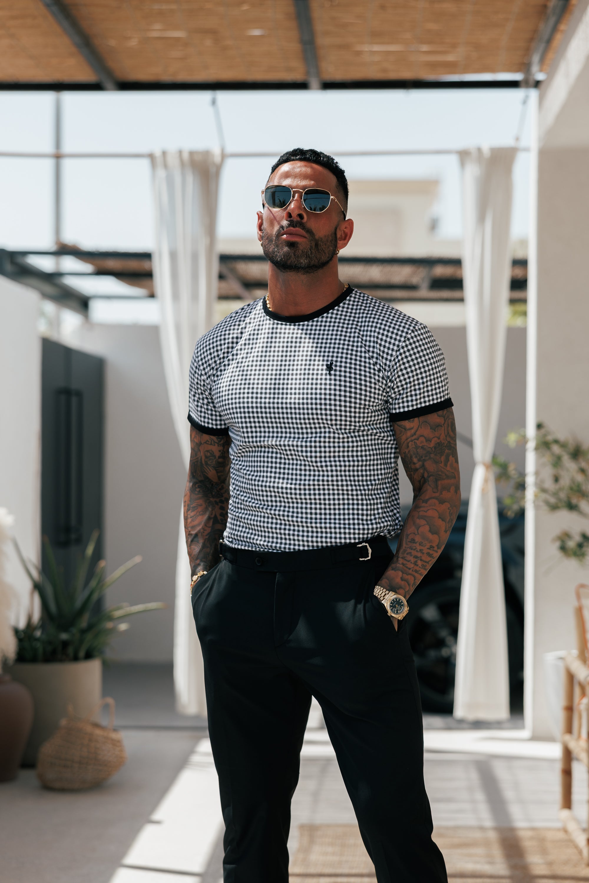 Bedrucktes, schwarz/weiß kariertes, tailliertes T-Shirt - FSH1238