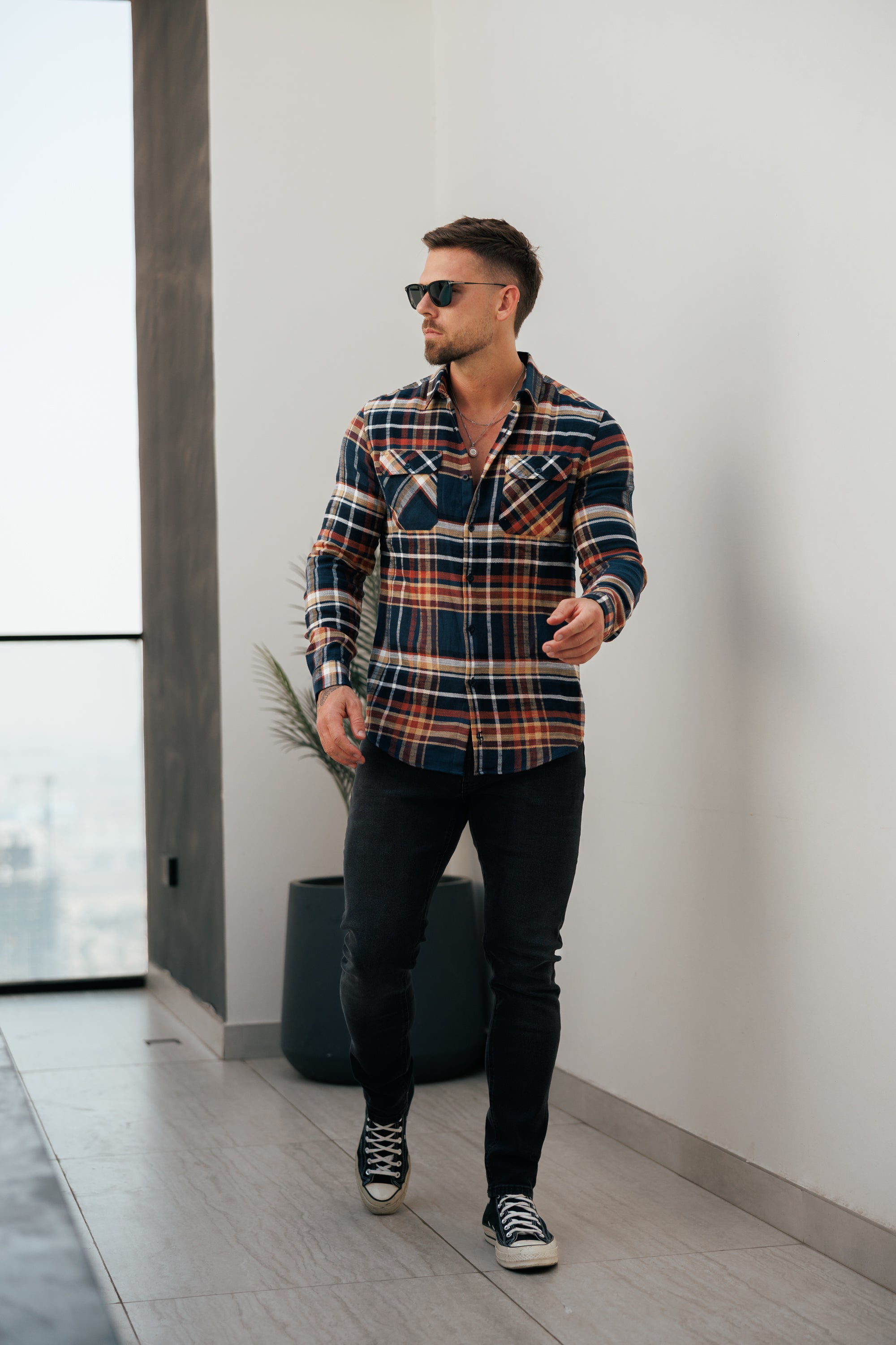 Marineblau/Hellbraun karierte Hemdjacke mit zwei Taschen - FS1197