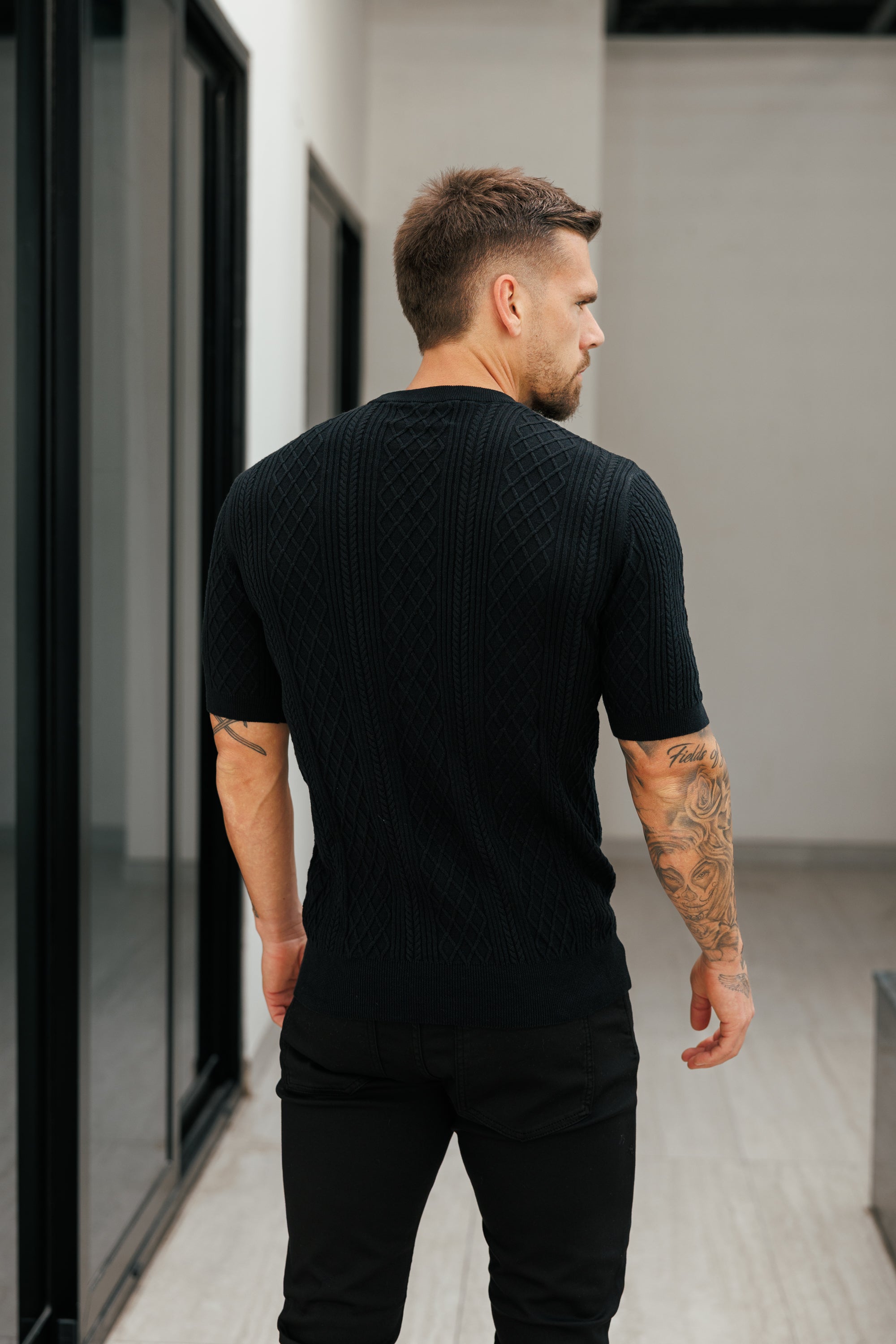 Feinstrickpullover mit Rautenmuster, schwarz, Kurzarm - FSA010