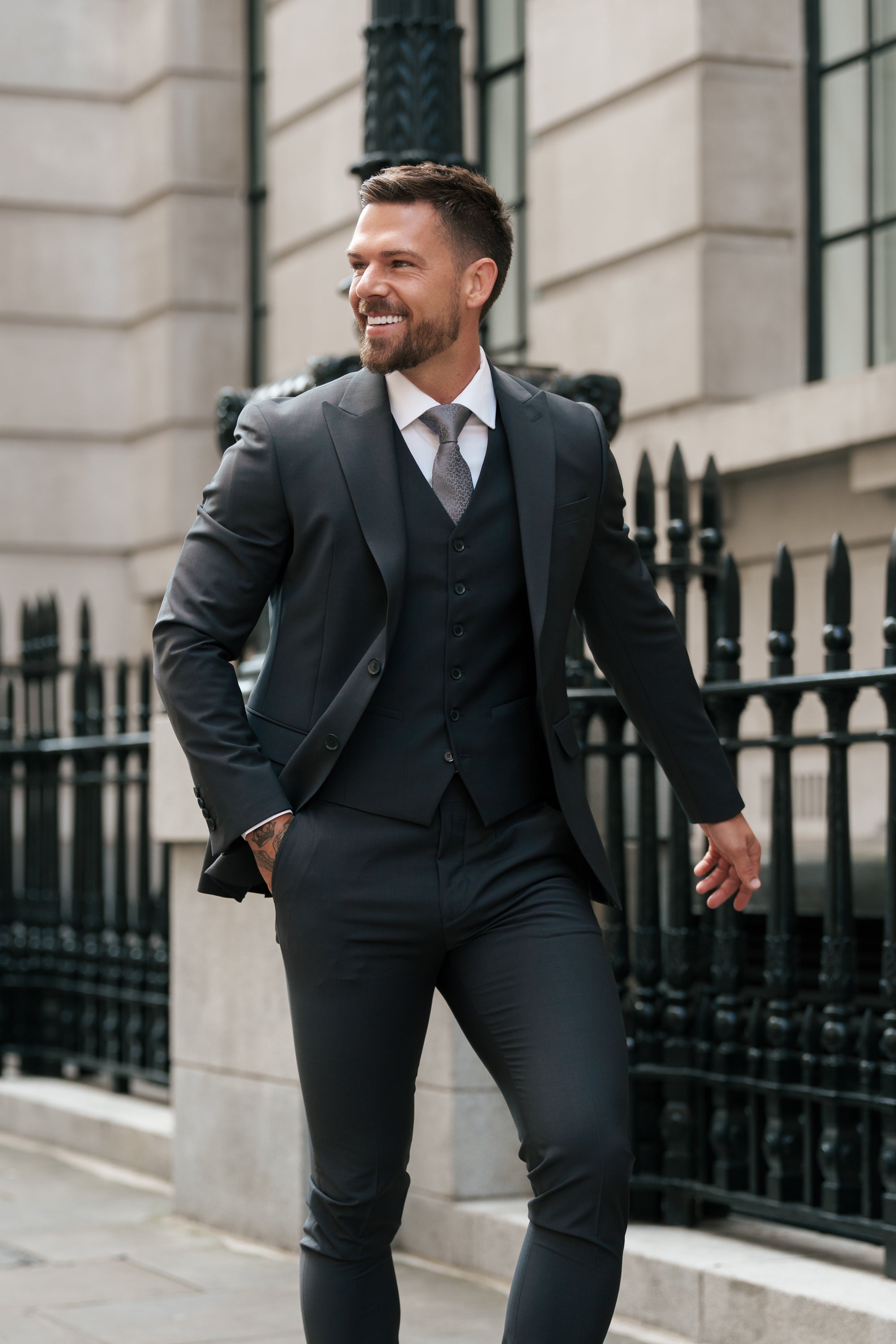 Schmale, elegante Stretchhose in Anthrazit - FST040