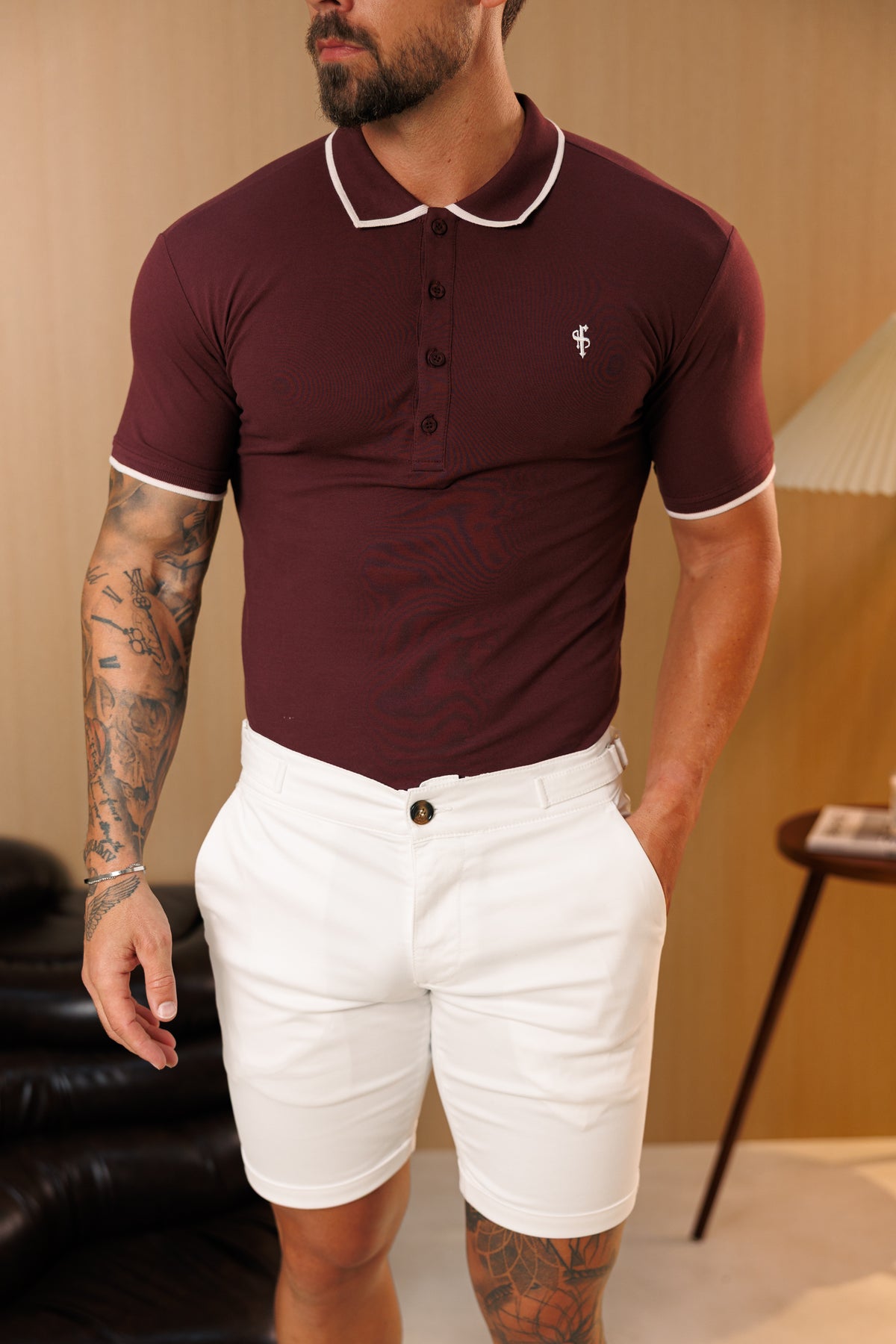 Burgunderrotes/weißes Poloshirt mit Kontrastkragen und -ärmeln – FSH1676