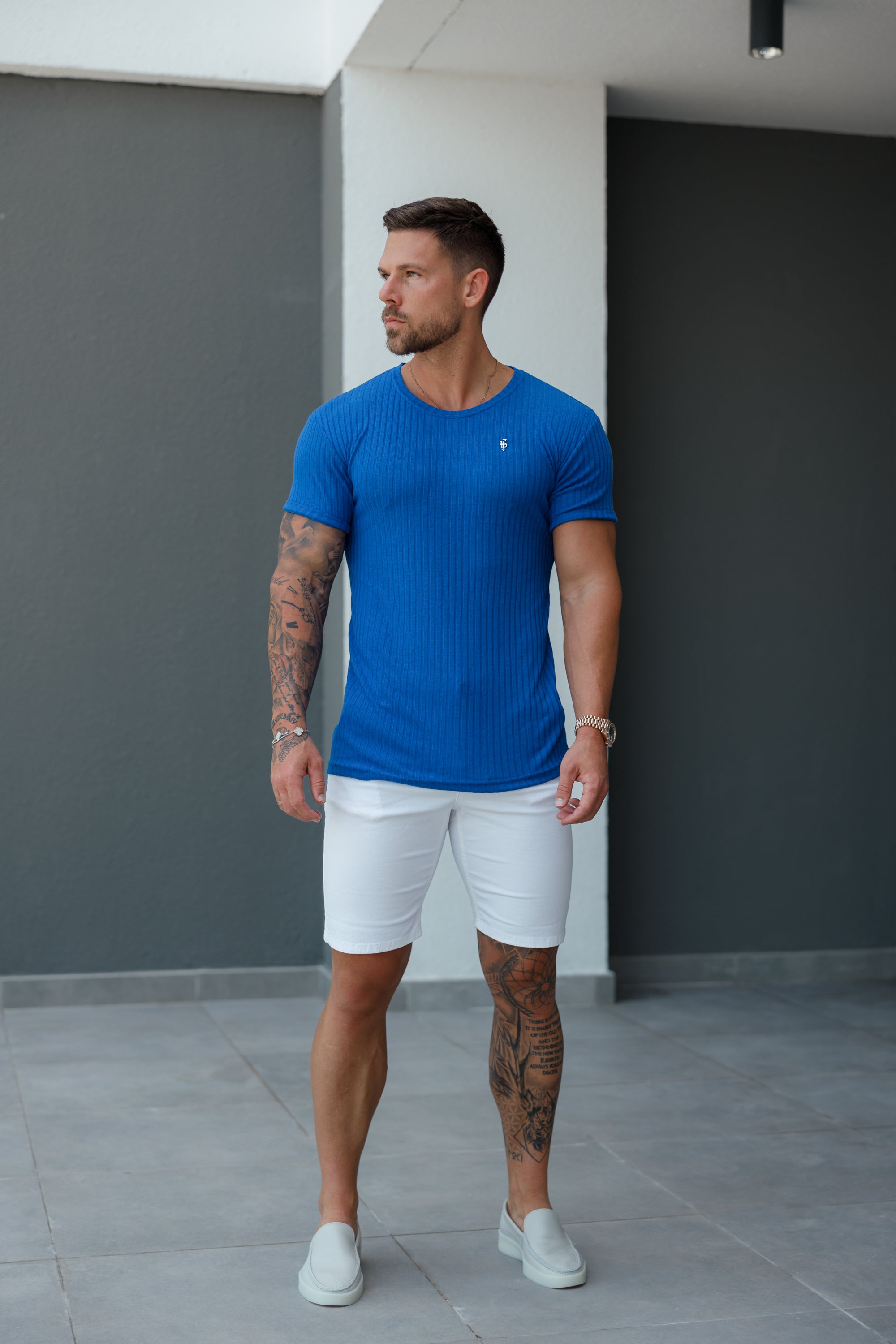 Schmal geschnittene, ecrufarbene Chino-Shorts - FSH228
