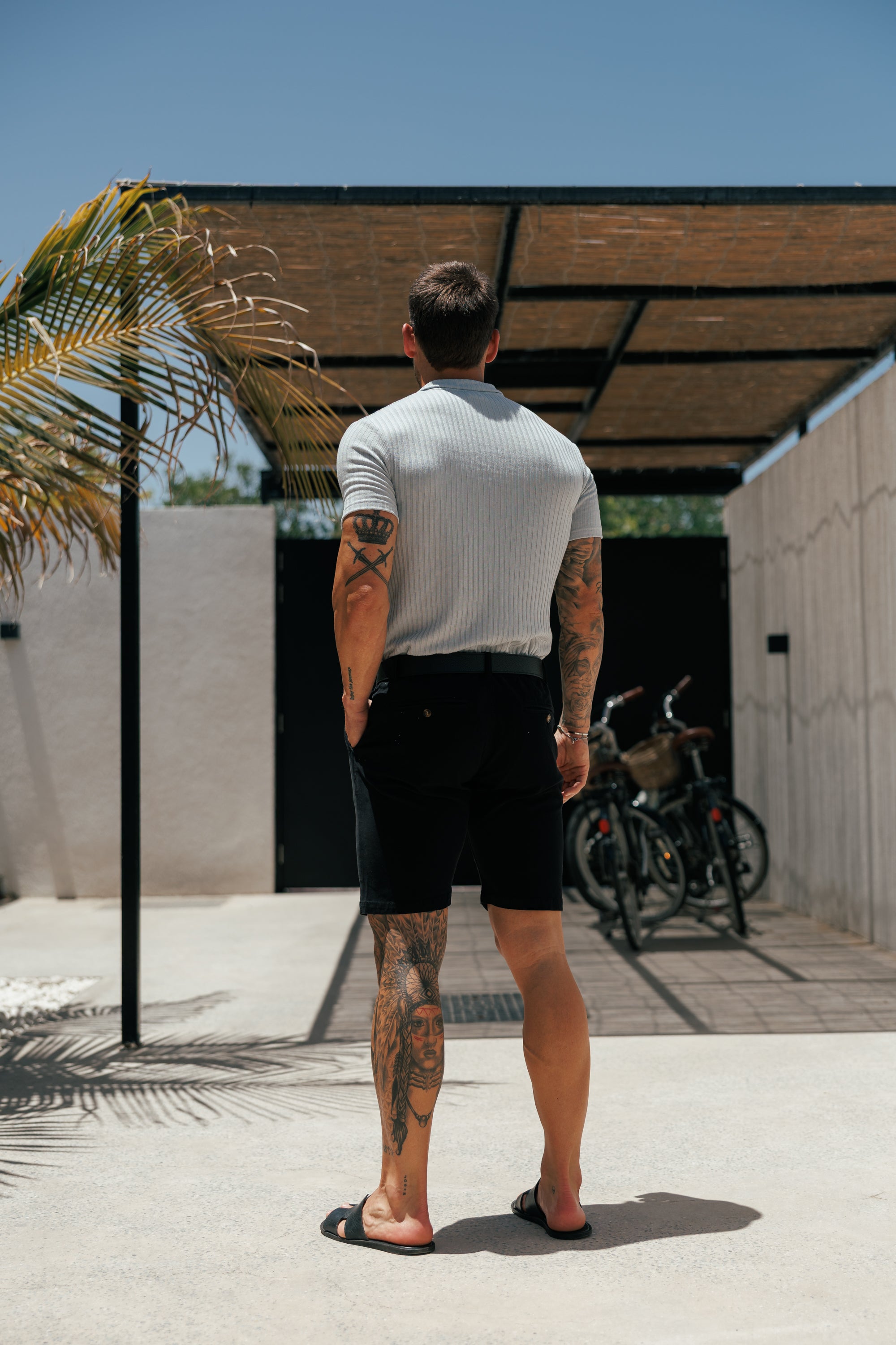 Schwarze Chino-Shorts in schmaler Passform - FSH266