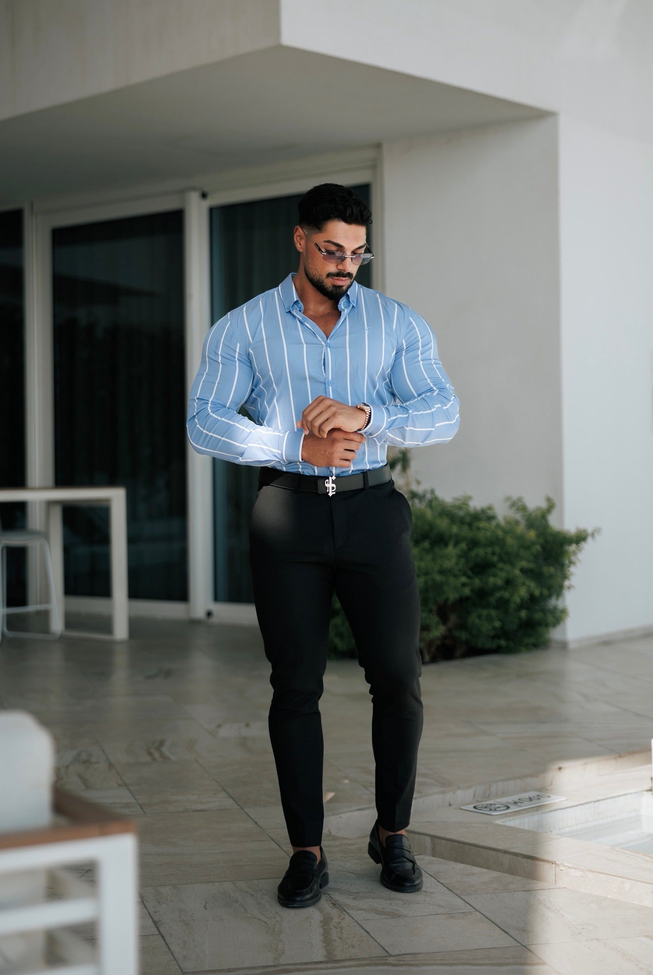 Schmale, elegante schwarze Stretchhose - FST037