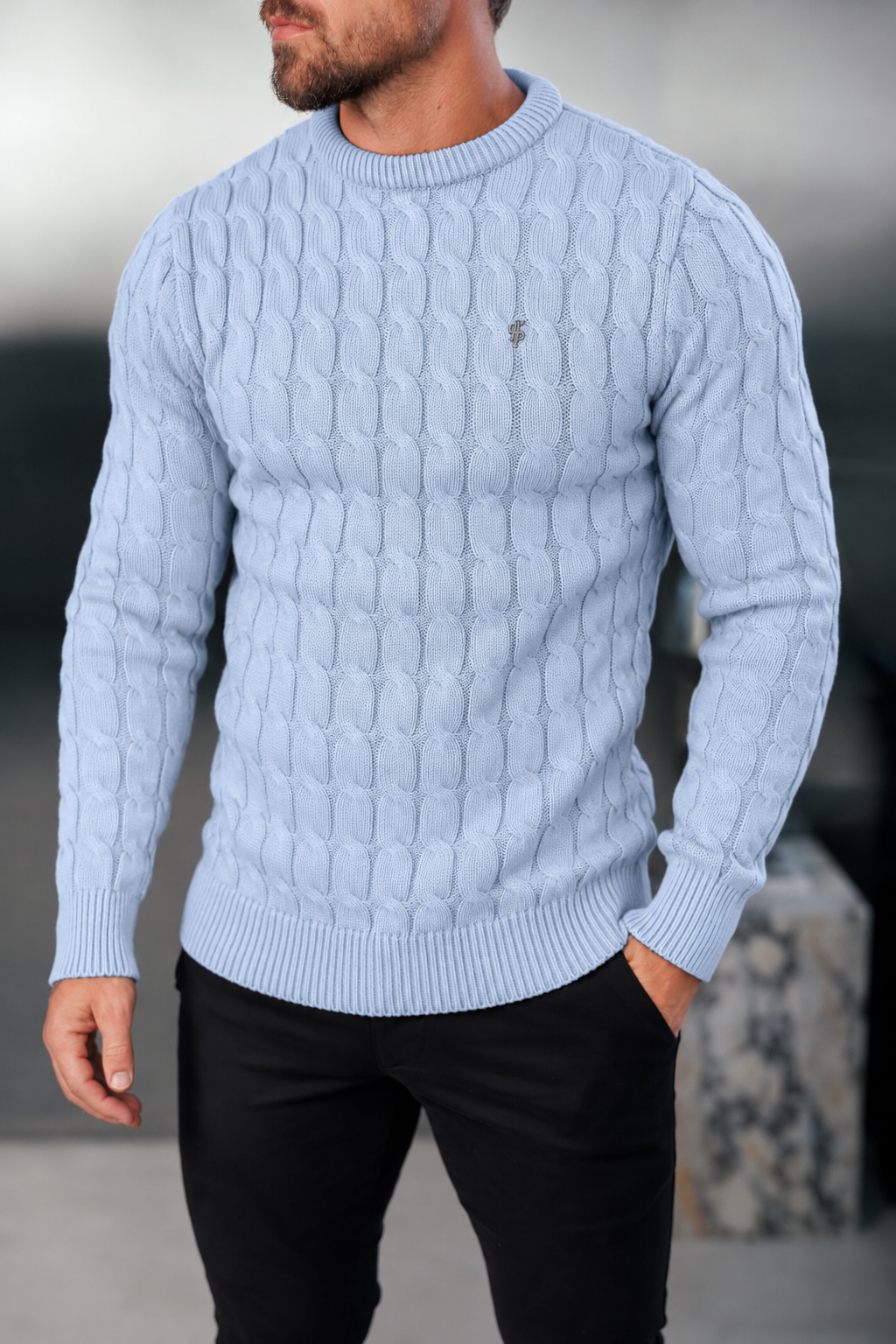 Grobstrickpullover mit Zopfmuster in Eisblau - FSA062