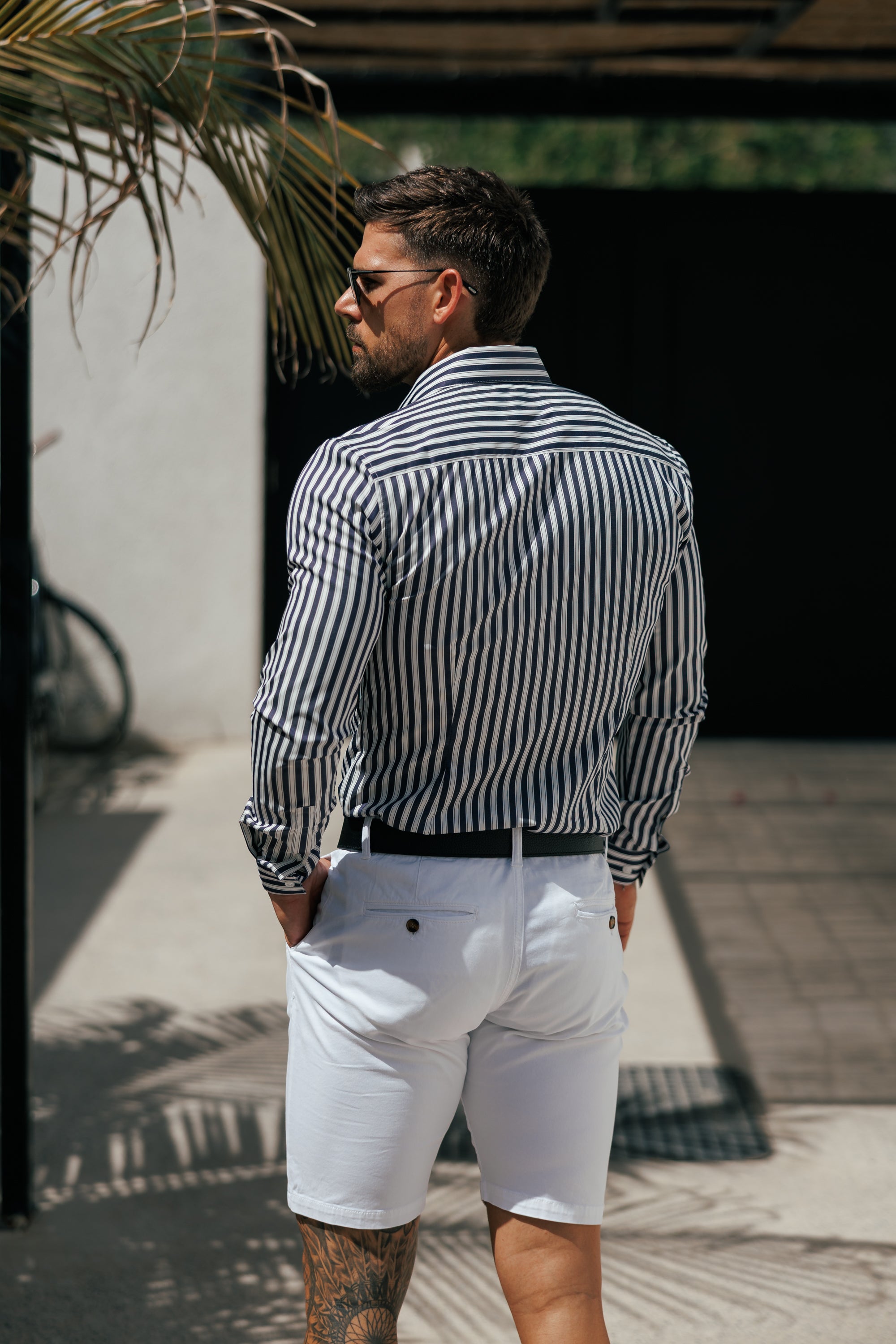 Schmal geschnittene, ecrufarbene Chino-Shorts - FSH228