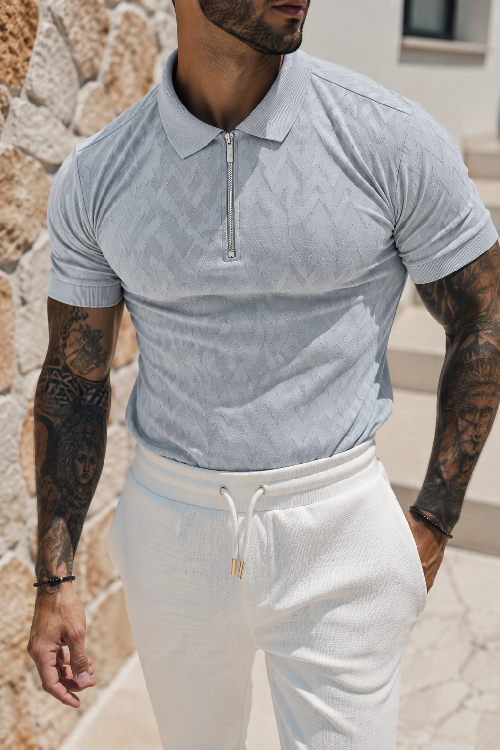 Klassisches Jacquard Polohemd mit Reißverschluss und Chevron-Muster in Hellgrau - FSR063