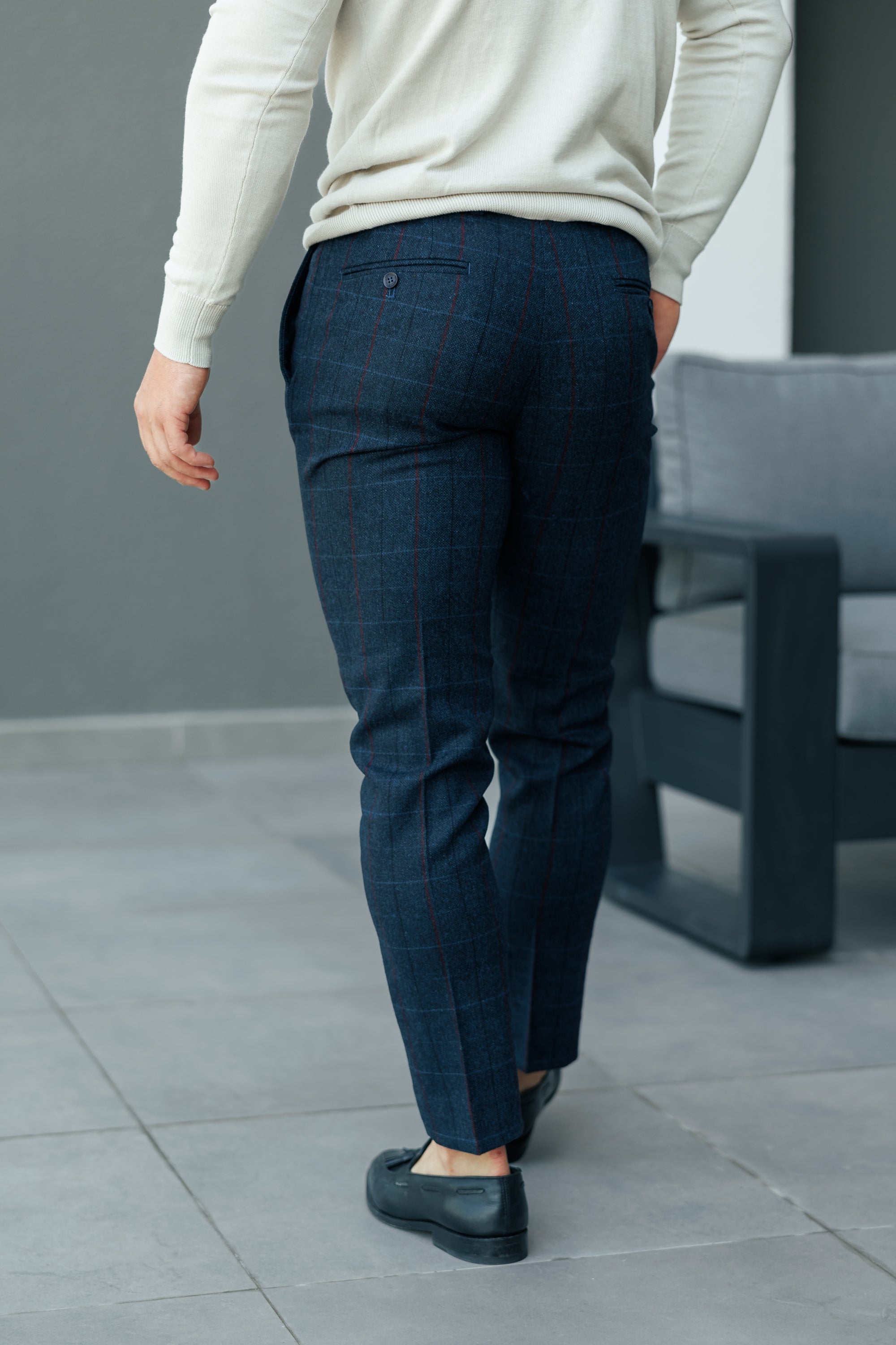 Lässige, formelle Hose mit marineblauem/burgunderfarbenem Karomuster - FSTR016