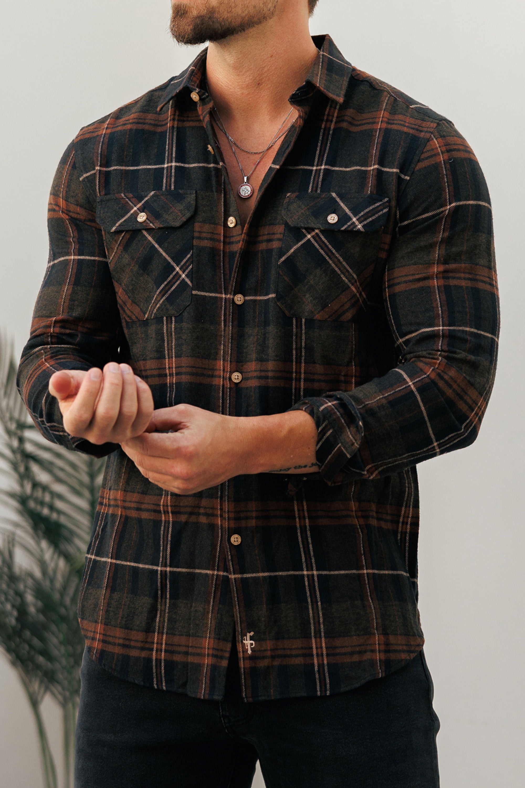 Braune karierte Hemdjacke mit zwei Taschen - FS1196