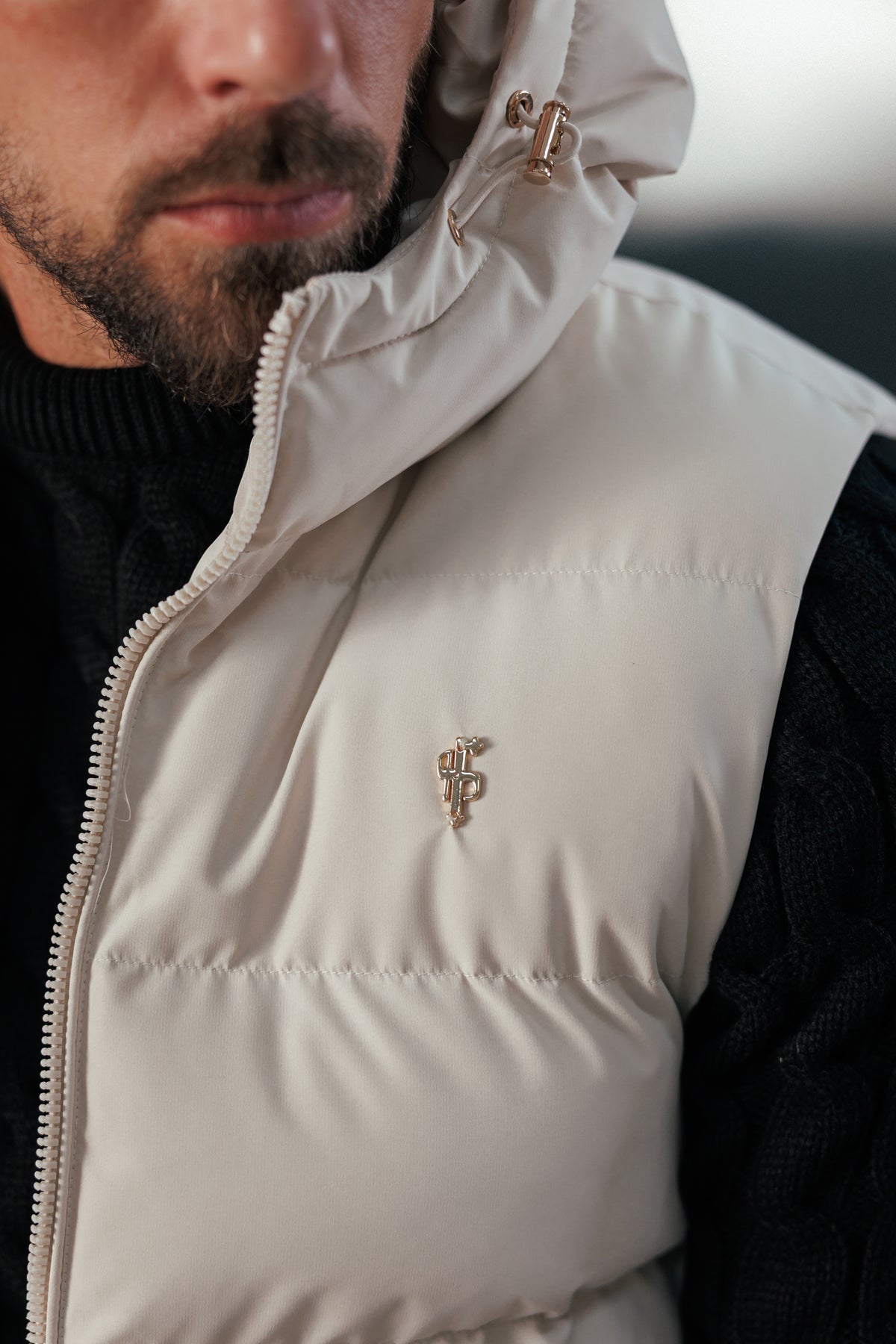 Hellbeige wattierte Kapuzenweste - FSN243 (VORBESTELLUNG 24. OKTOBER)