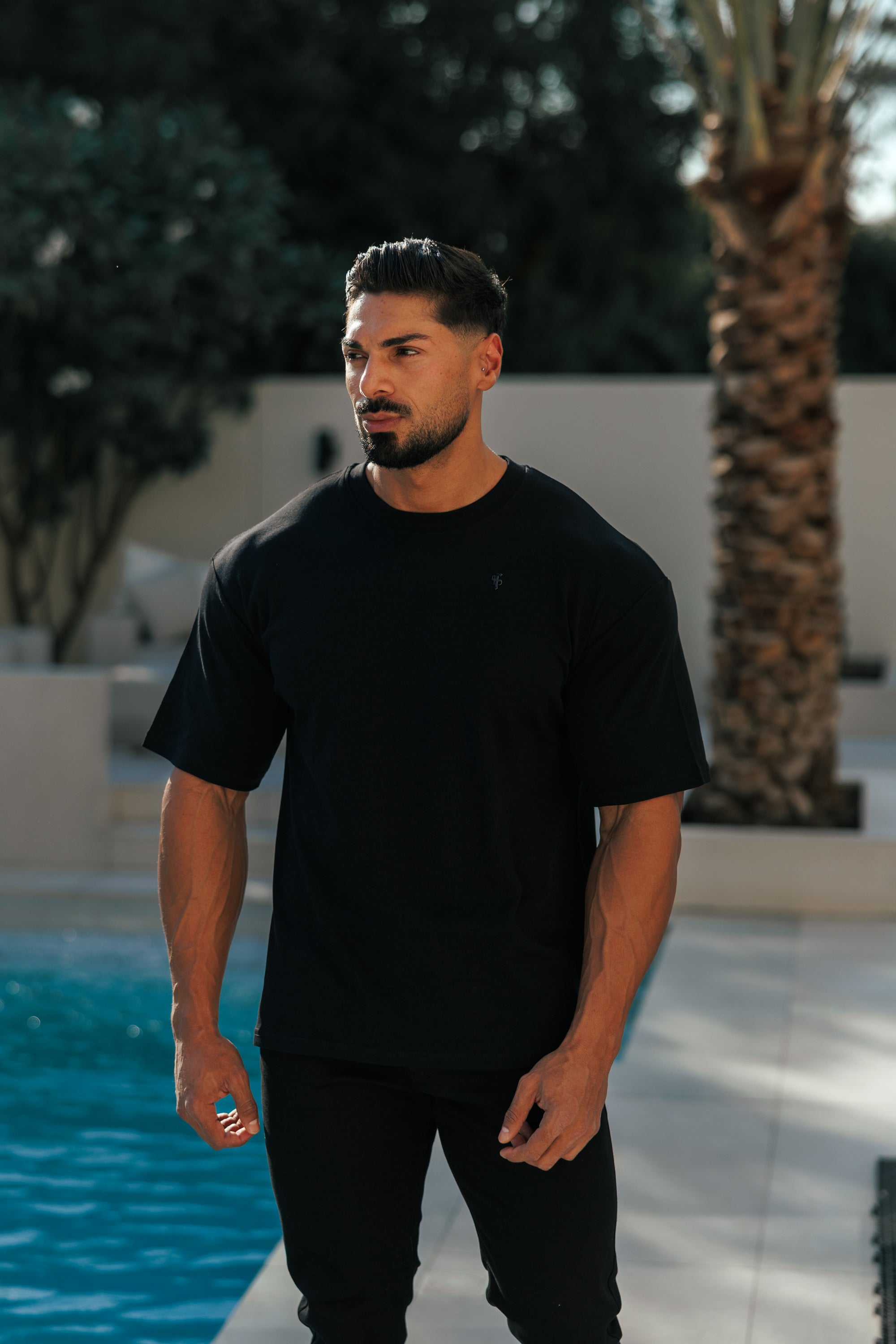 Schwarzes Oversized-T-Shirt mit Rundhalsausschnitt - FSH1418