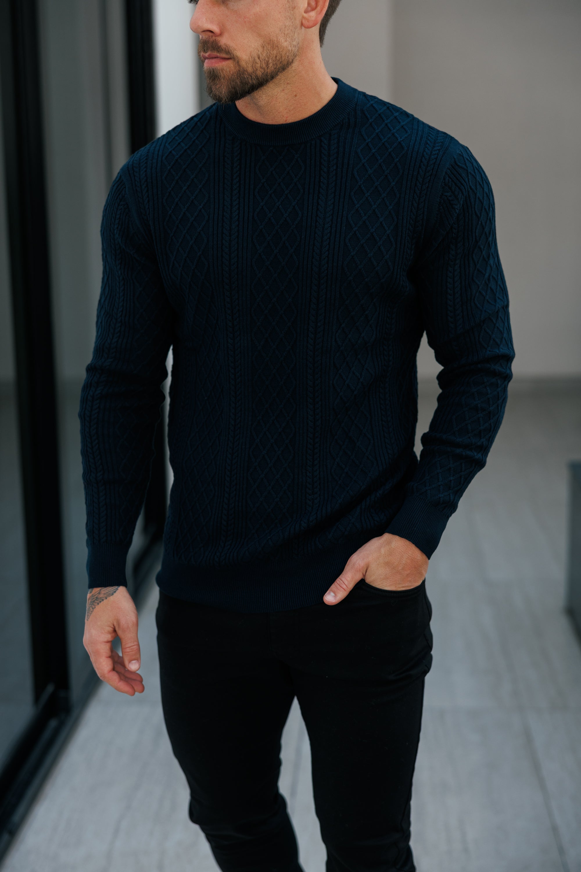 Feinstrickpullover mit Rautenmuster in Marineblau, langärmlig - FSA007