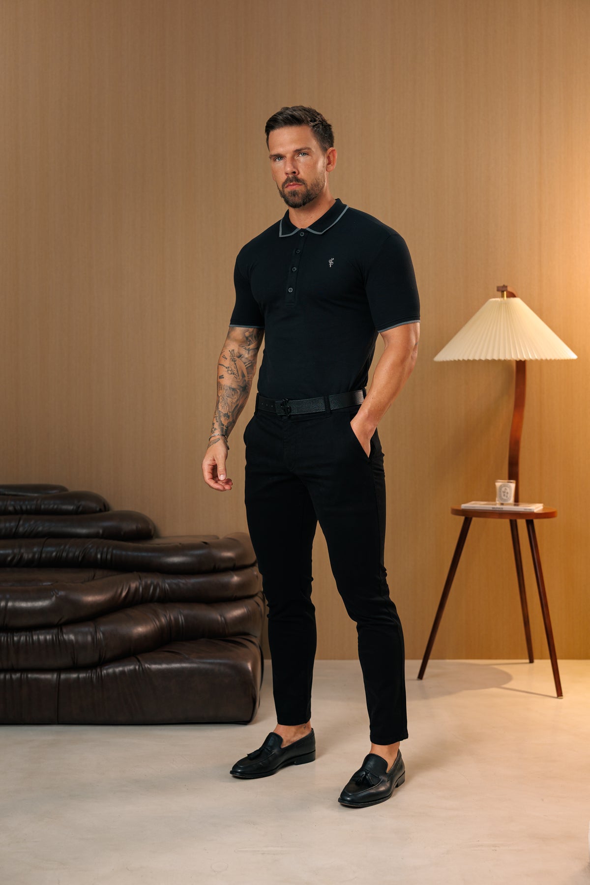 Polo-Shirt in Schwarz/Anthrazit mit Kontrastkragen und Ärmeln - FSH1670