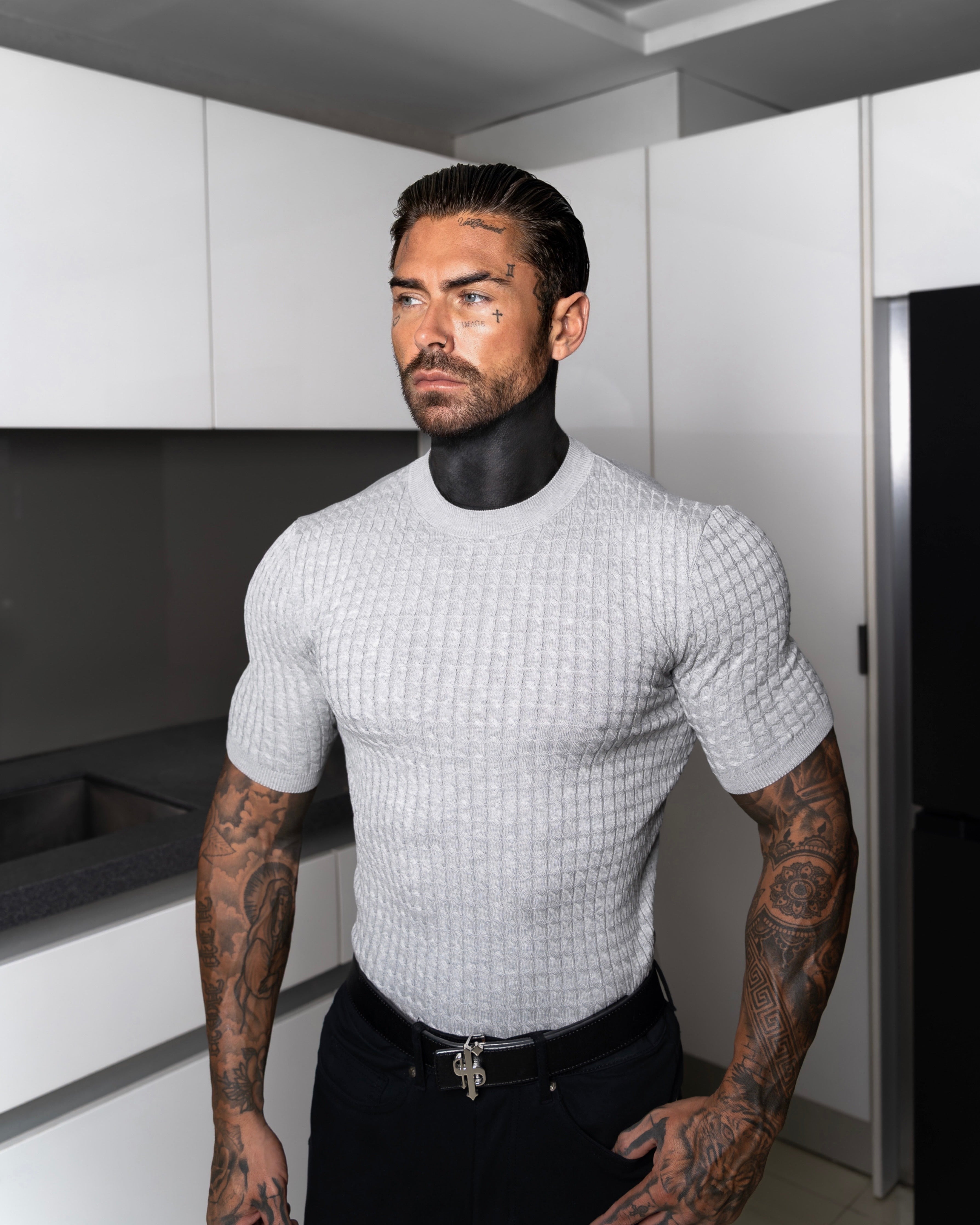 T-Shirt mit Kettenstrickfront, Rundhalsausschnitt, silbergrau, Kurzarm - FSR056