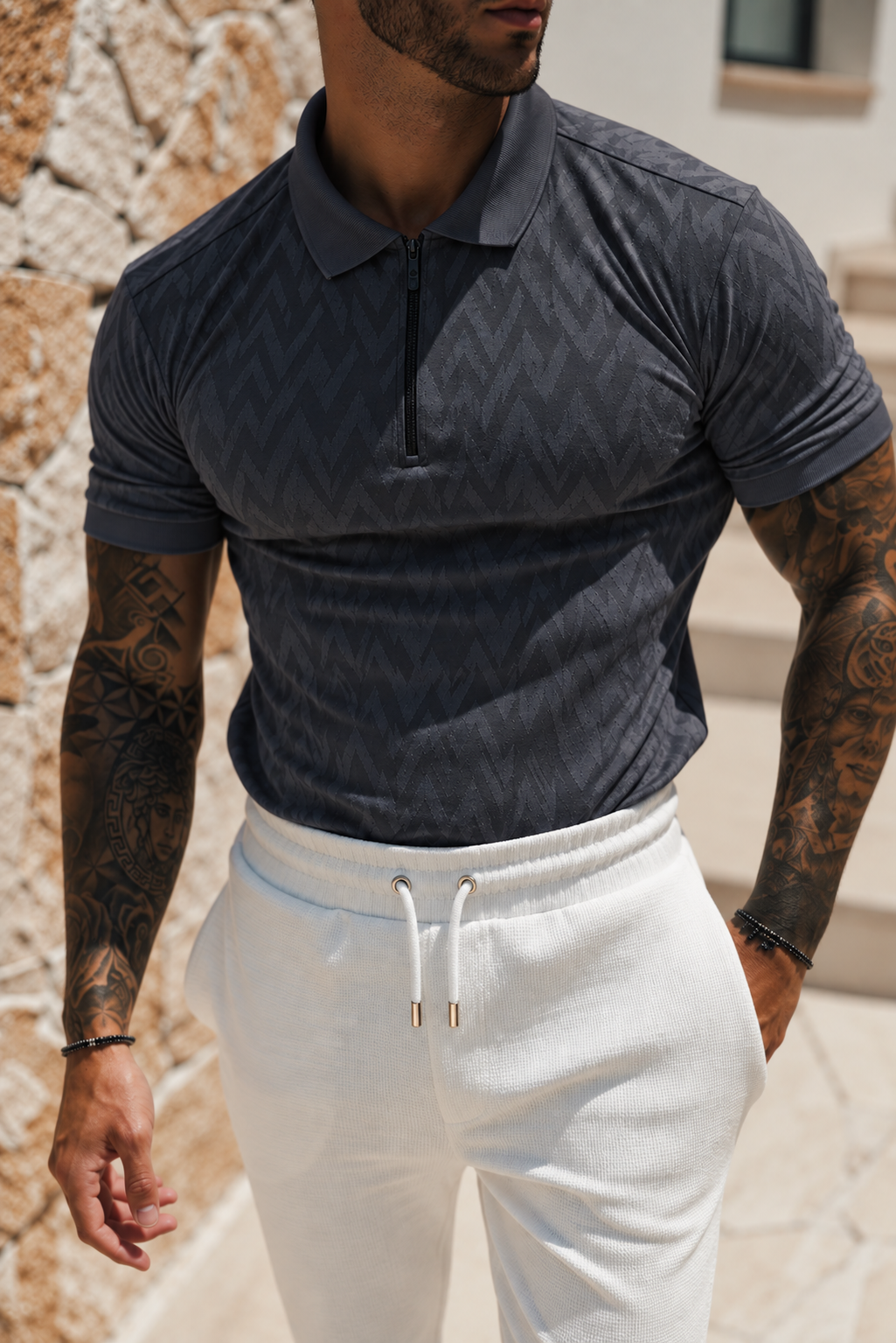 Klassisches Jacquard-Polo mit Reißverschluss und Chevron-Muster in Anthrazit – FSR059
